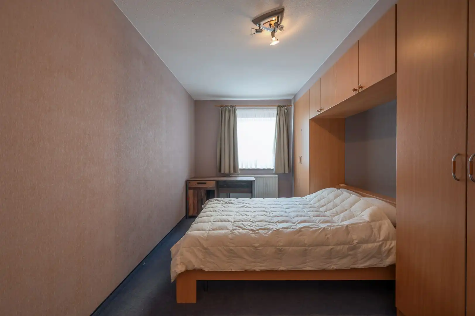 Uiterst ruim appartement met 3 slaapkamers en 2 badkamers   foto 18