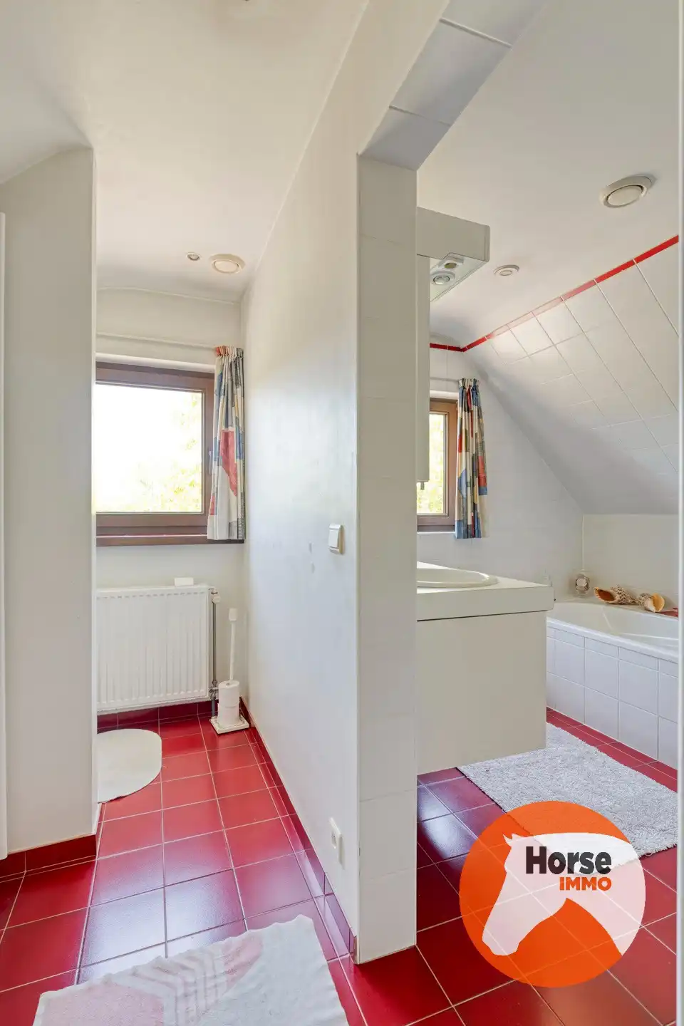 ROESELARE – Unieke villa met bijgebouwen op 4,7 ha foto 18