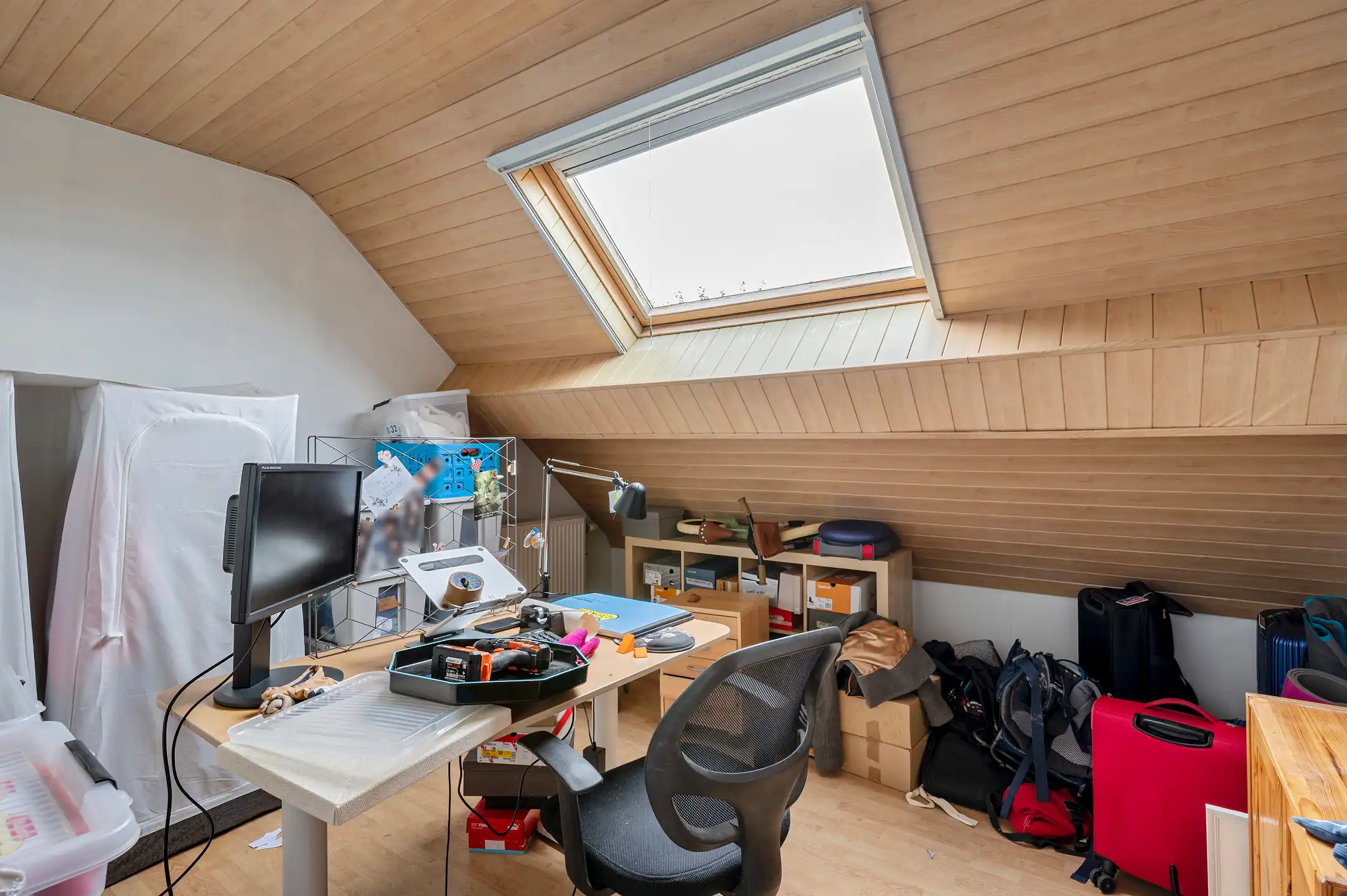 Ruime halfopen gezinswoning met 4 slaapkamers, veranda en tuin in Mechelen. foto 14