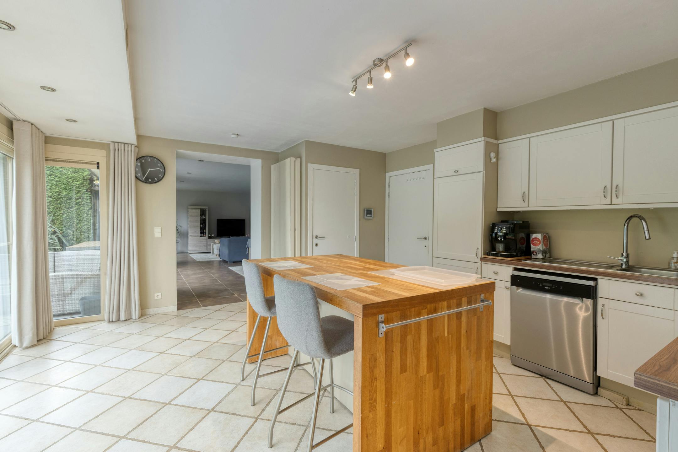 Gerenoveerd huis met 4 kamers te koop in Waregem foto 6