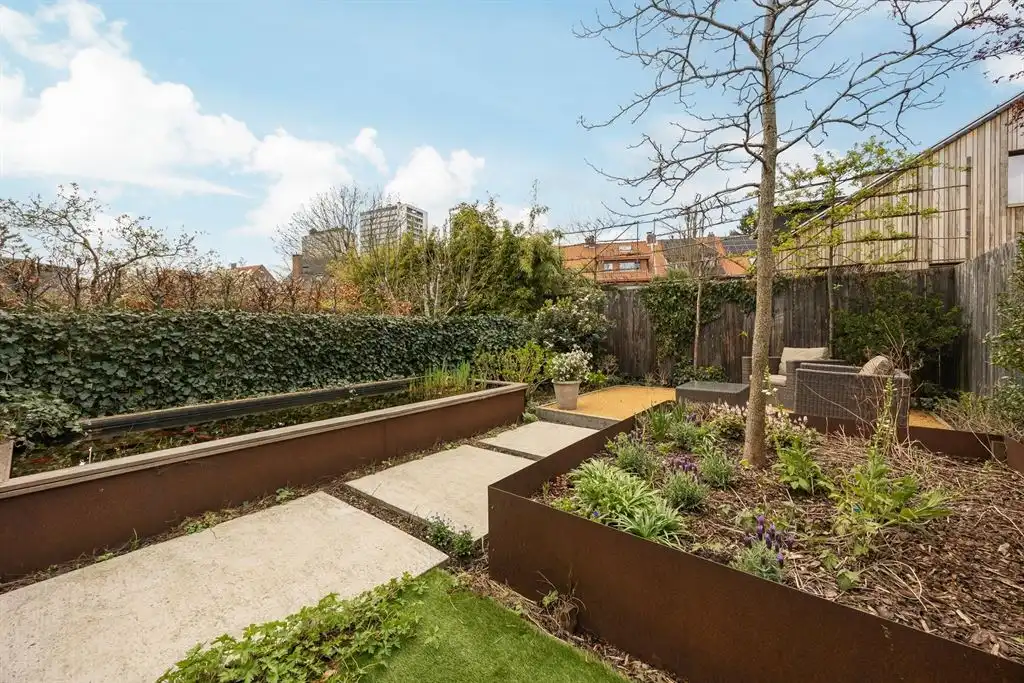 Luxe bel-etage in topbuurt op Linkeroever met heerlijke tuin foto 26