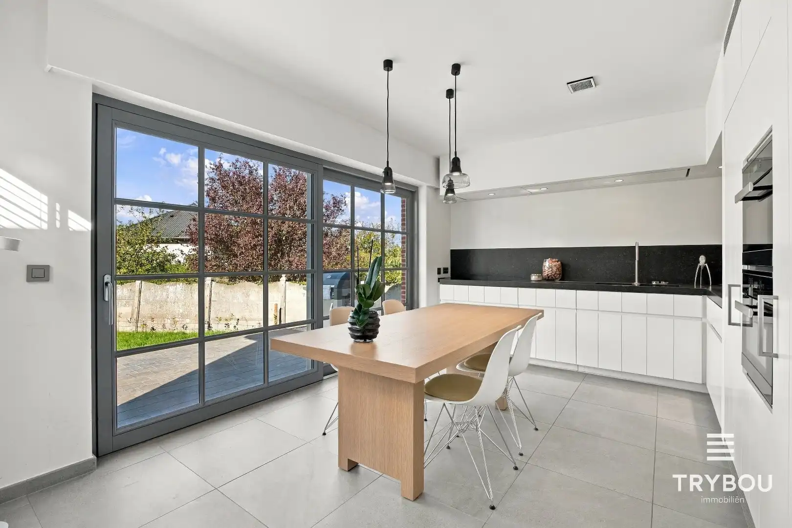 Alleenstaande luxueuze woning met 5 slaapkamers!  foto 9