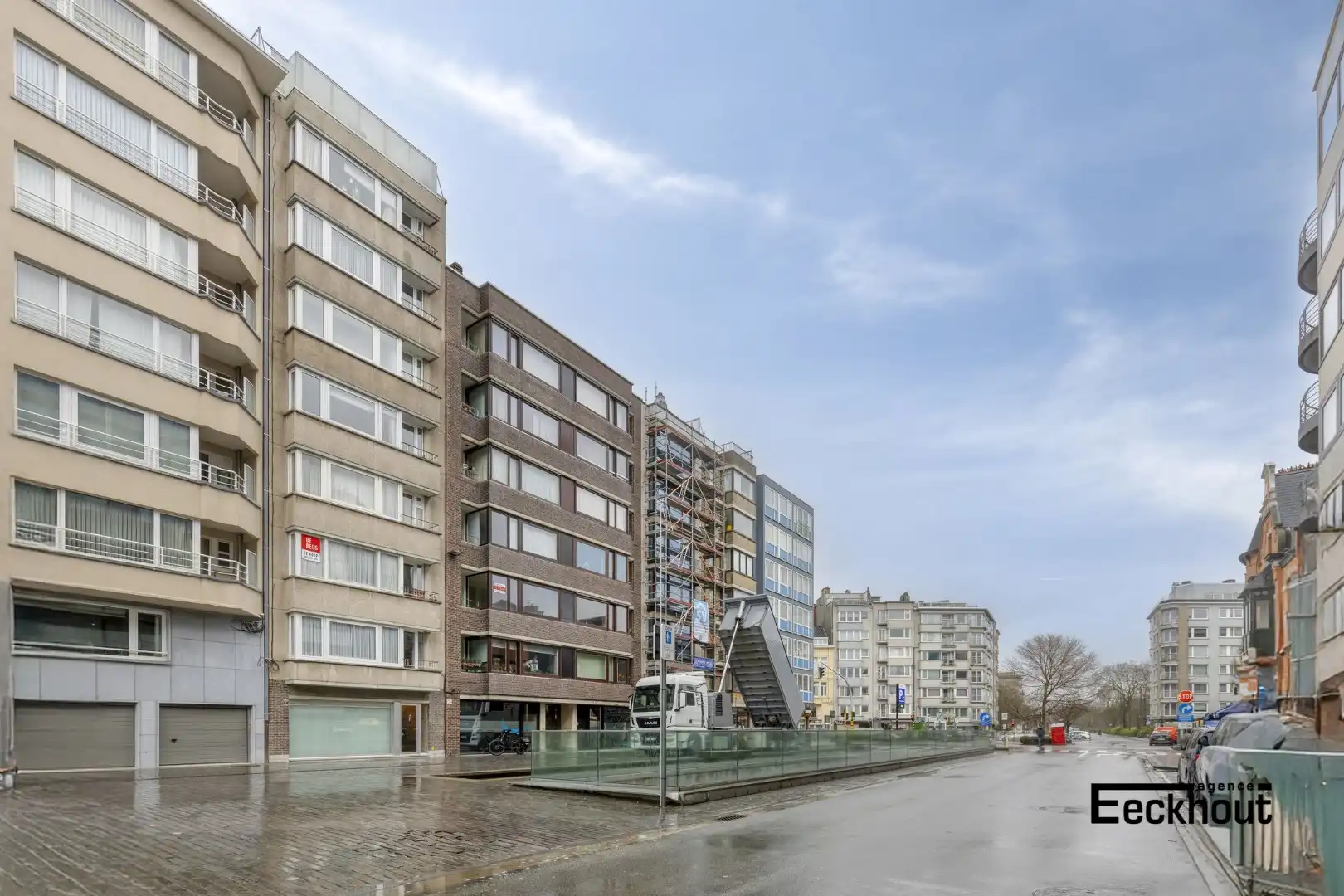 Ruim instapklaar appartement met 3 slaapkamers in centrum Oostende, met fietsenberging en dicht bij strand!  foto 2