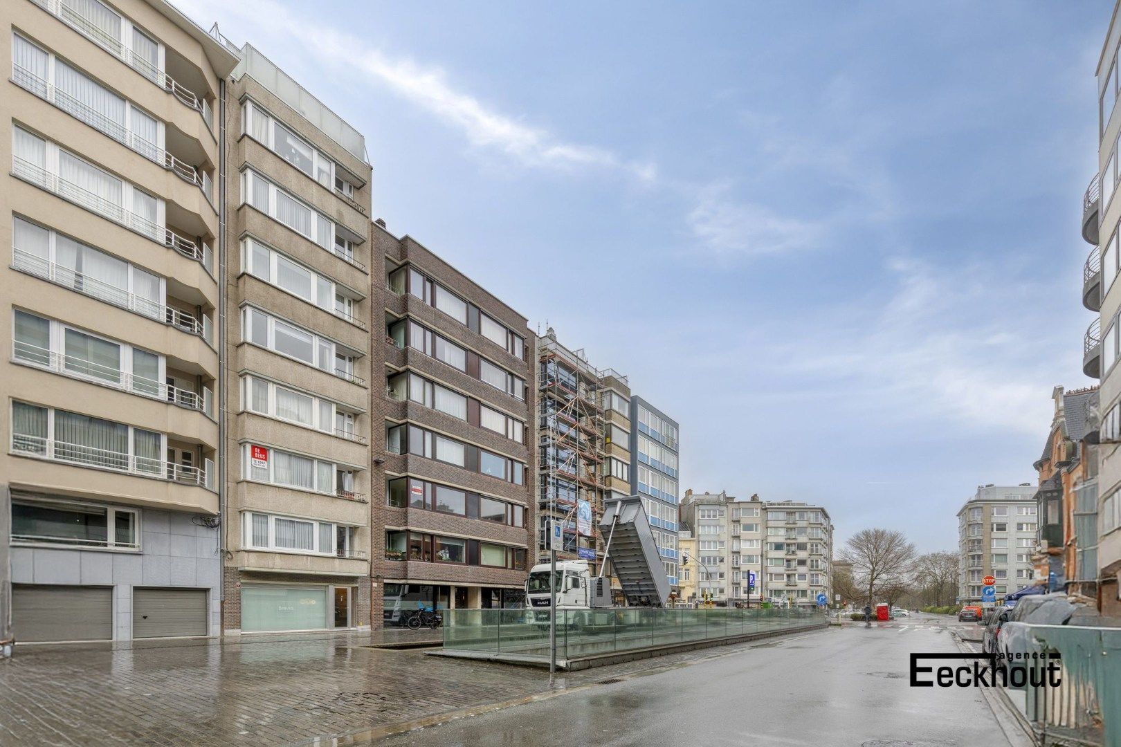 Ruim instapklaar appartement met 3 slaapkamers in centrum Oostende, met fietsenberging en dicht bij strand!  foto 2