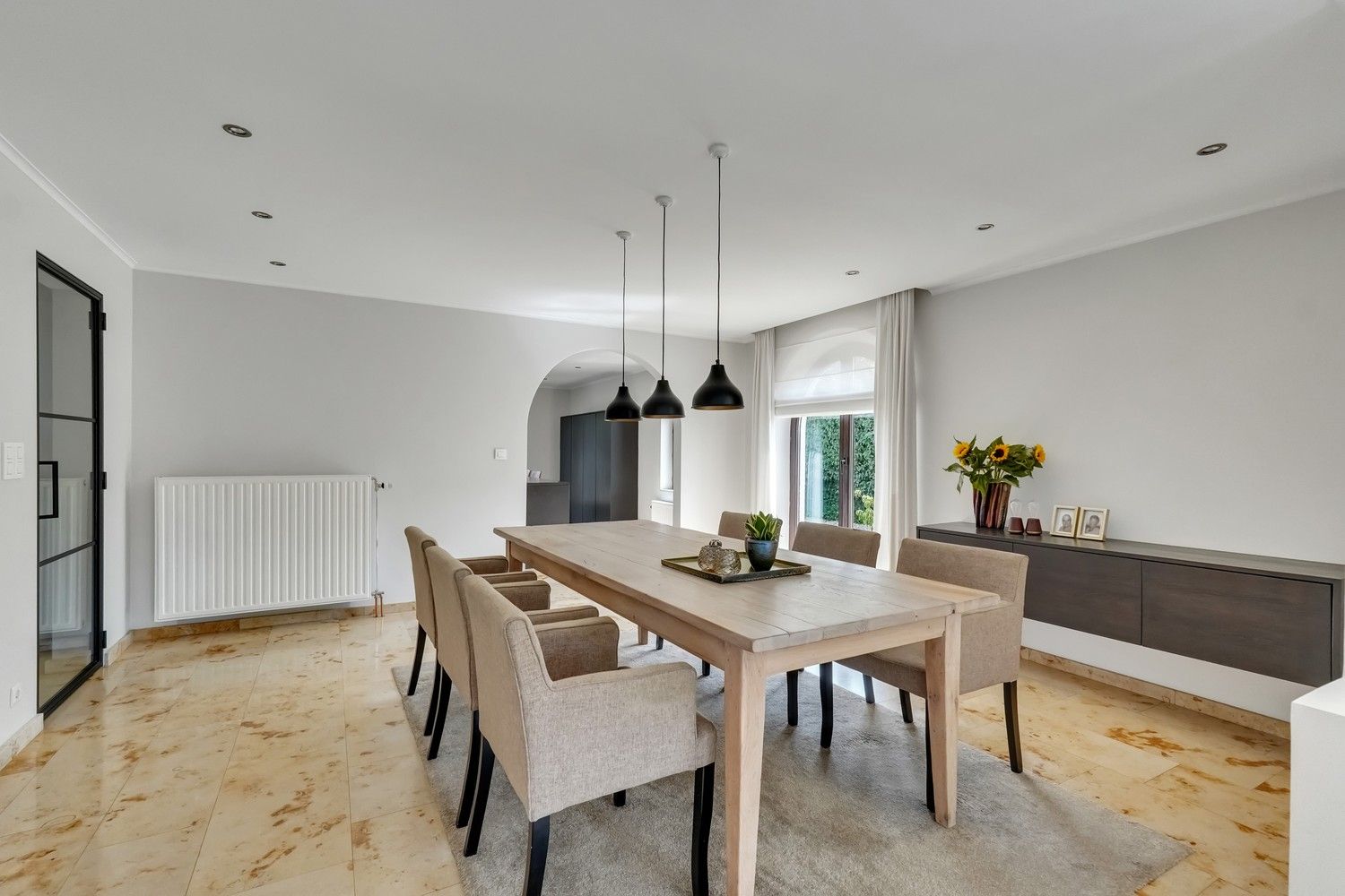 Uitstekend gelegen, gerenoveerde villa op 10a foto 8