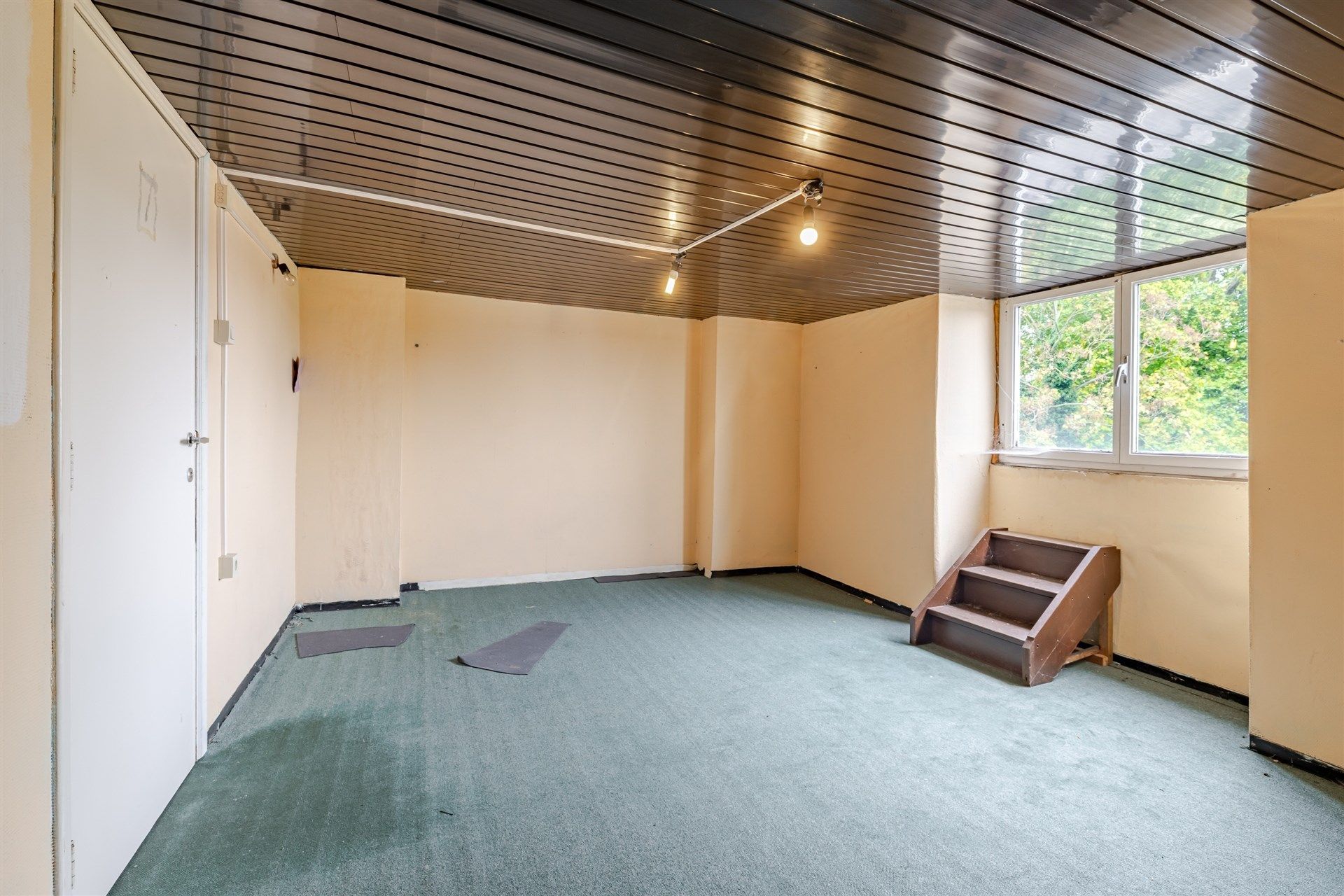 Ruime stadswoning met 4 slaapkamers en tuin foto 14