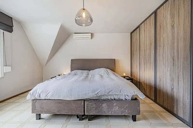 Karaktervolle, statige villawoning met 3 à 4 slpks en royale tuin foto 28