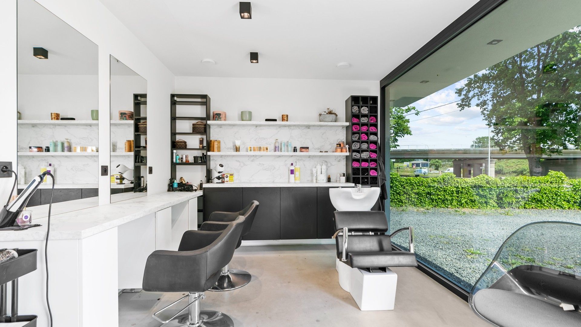Luxueuze nieuwbouwwoning met handelsruimte/bureel te Genk foto 3