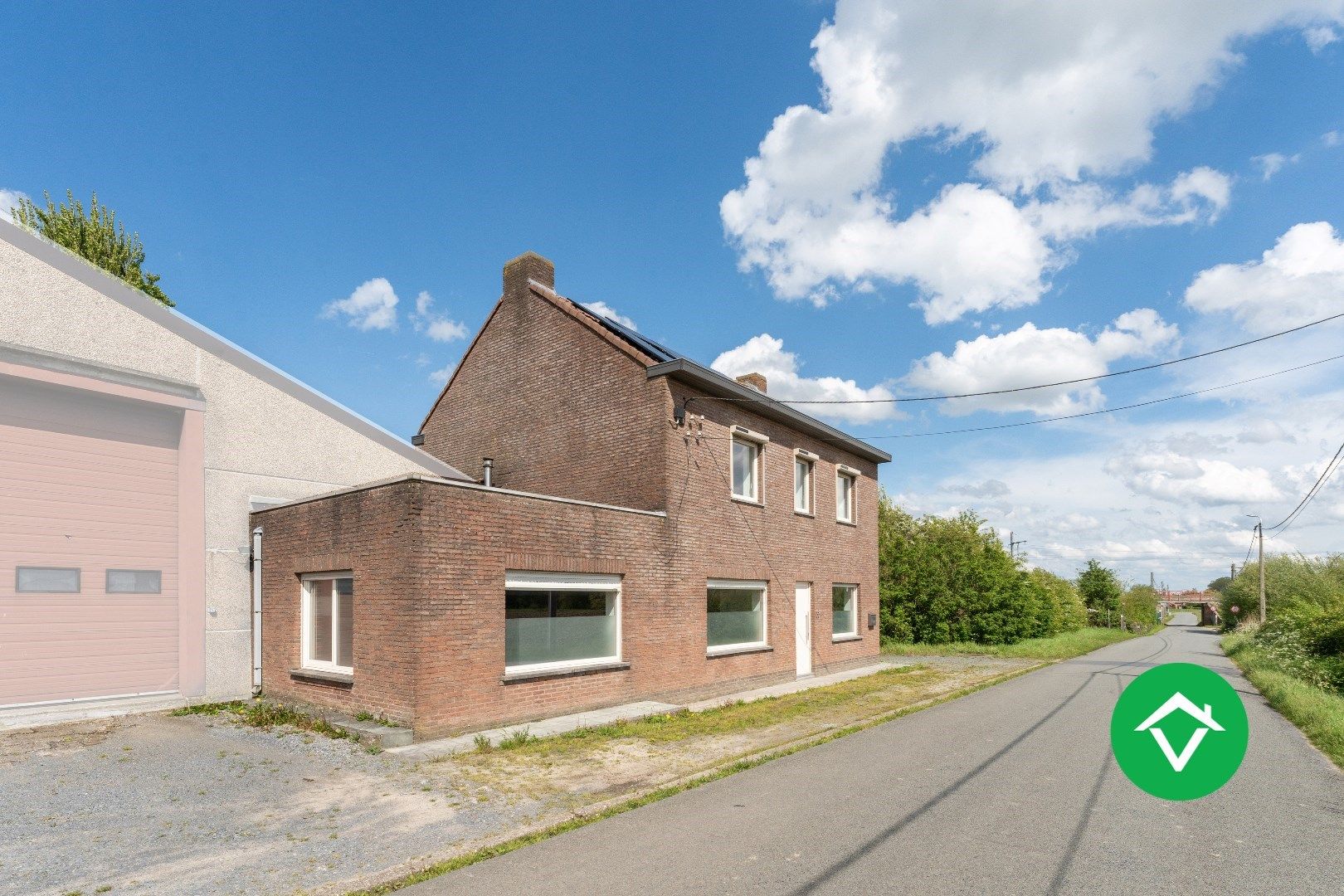 Instapklare woning op landelijke locatie met 5 slaapkamers te koop in Ieper foto 2