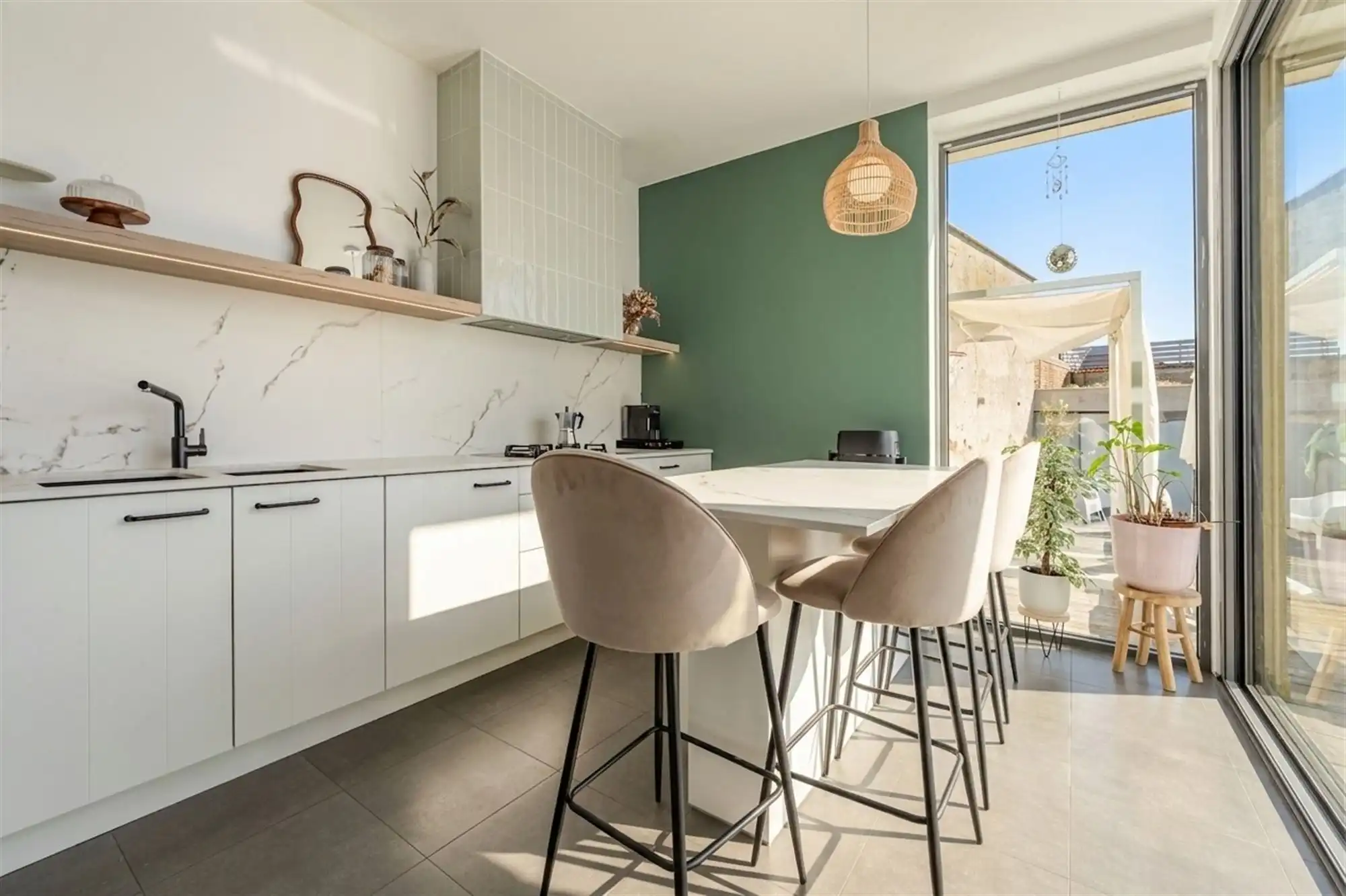 Statige herenwoning met karakter, ruimte en moderne luxe op toplocatie in Oostende foto 9