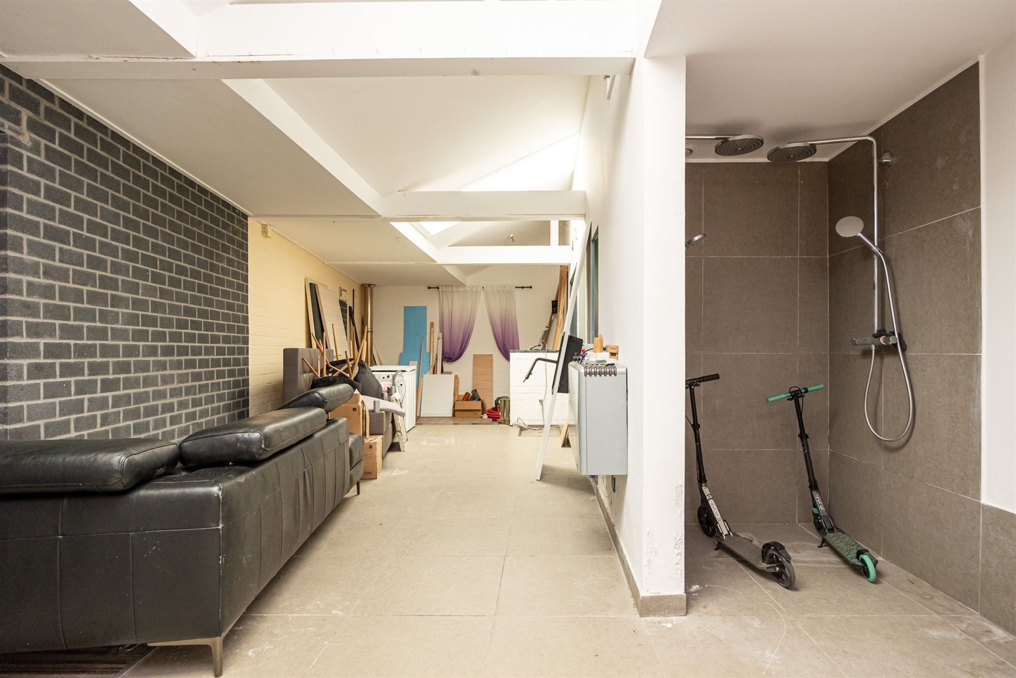 Ruime moderne woning met royale tuin  foto 22