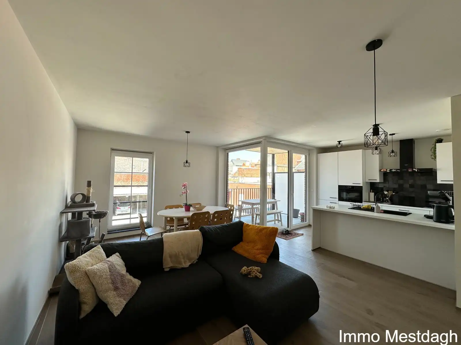 Recent modern appartement centrum Diest, met terras & 5 zonnepanelen foto 6