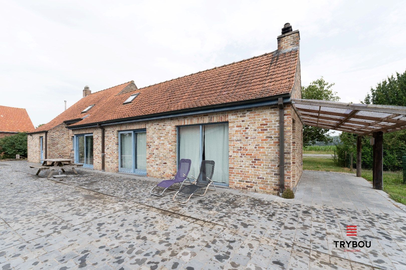 Te huur – Landelijke eigendom met loods in Merkem foto 2