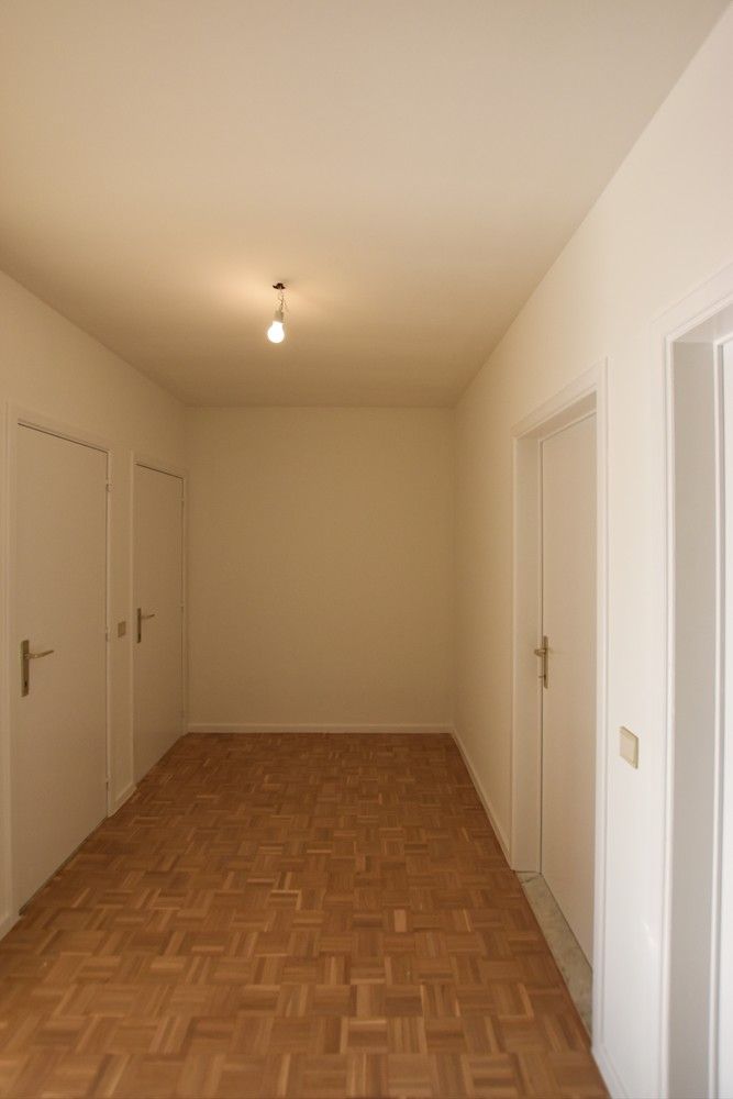 Verzorgd 2-slpk appartement met grote tuin te Borsbeek. foto 2