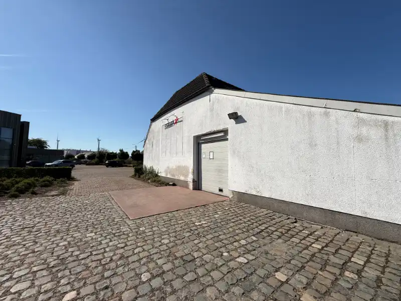 Toplocatie langs de E313: karaktervol kantoor- en opslagcomplex foto 3