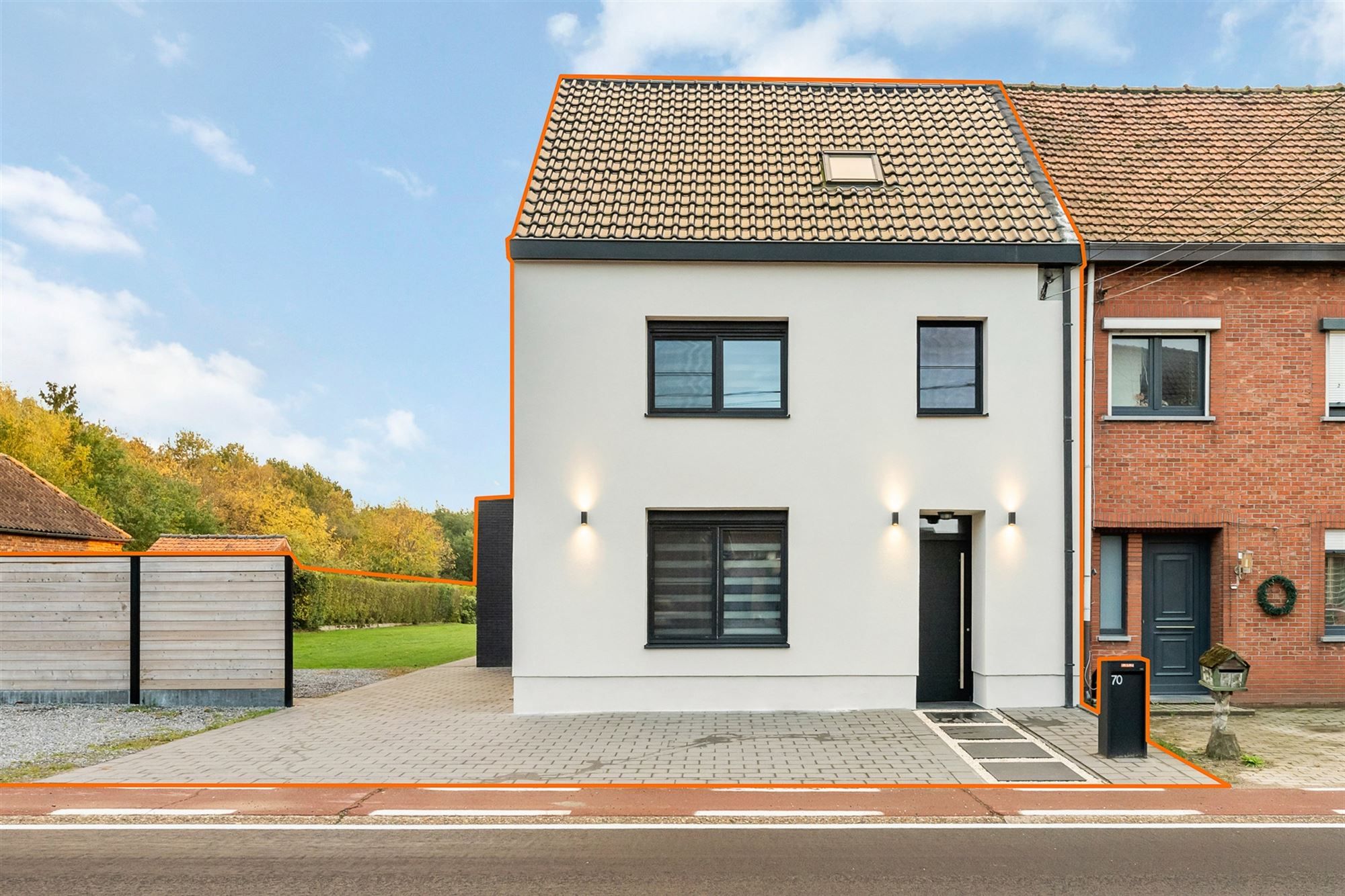 UITERST KNAP GERENOVEERDE WONING MET 3-4 SLAAPKAMERS OP EEN PERCEEL VAN 12A48CA TE BEVERLO foto 2