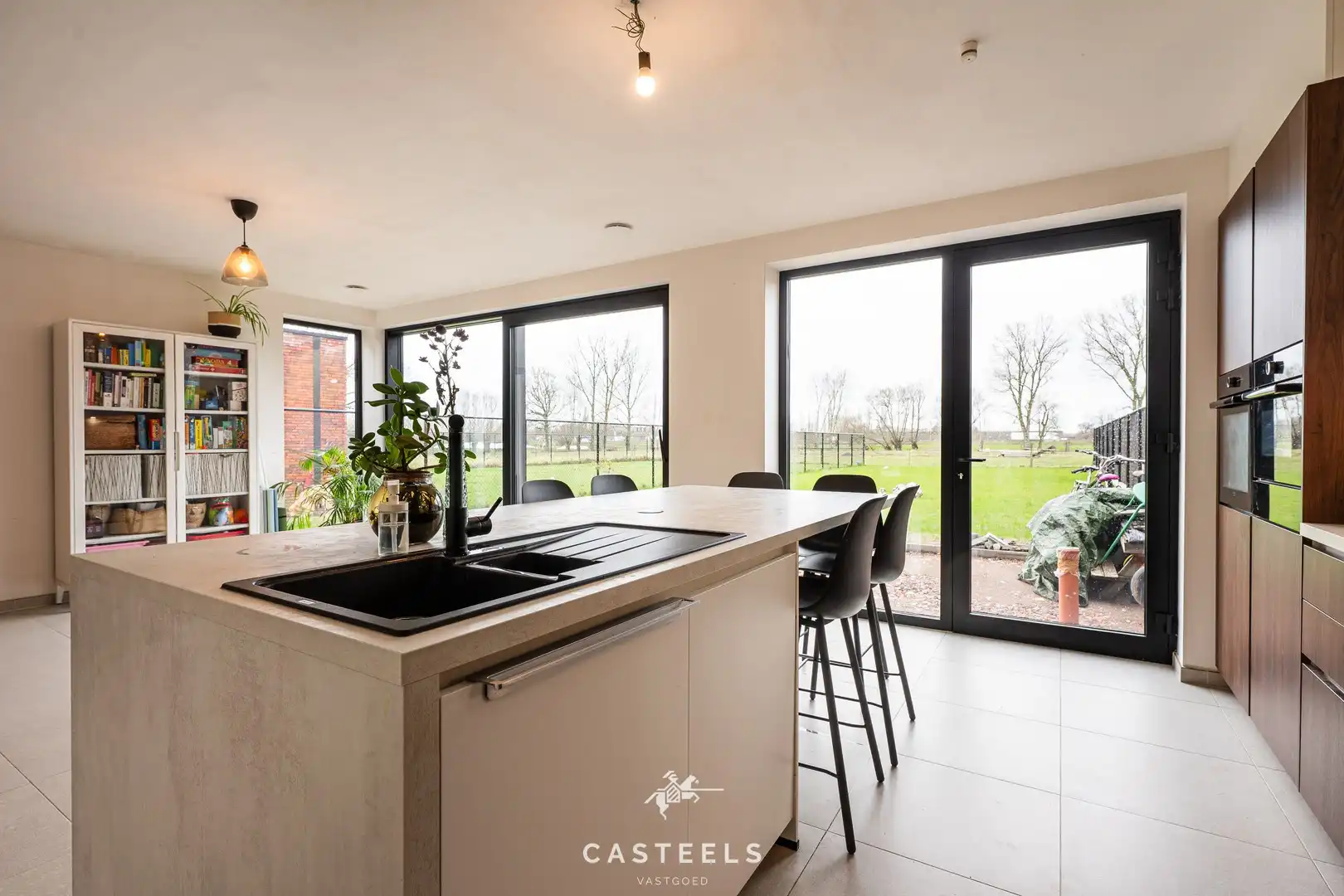 Moderne halfopen gezinswoning met garage te Zwijnaarde foto 9