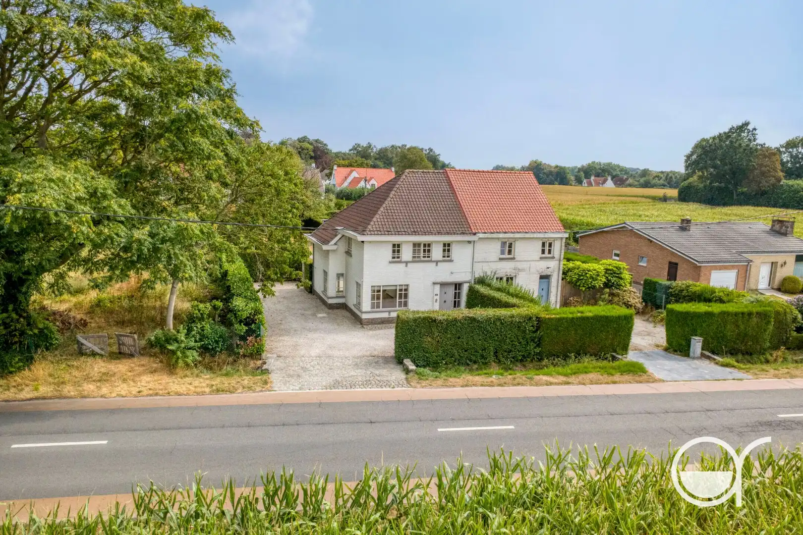 Charmante woning met mooie tuin foto 18