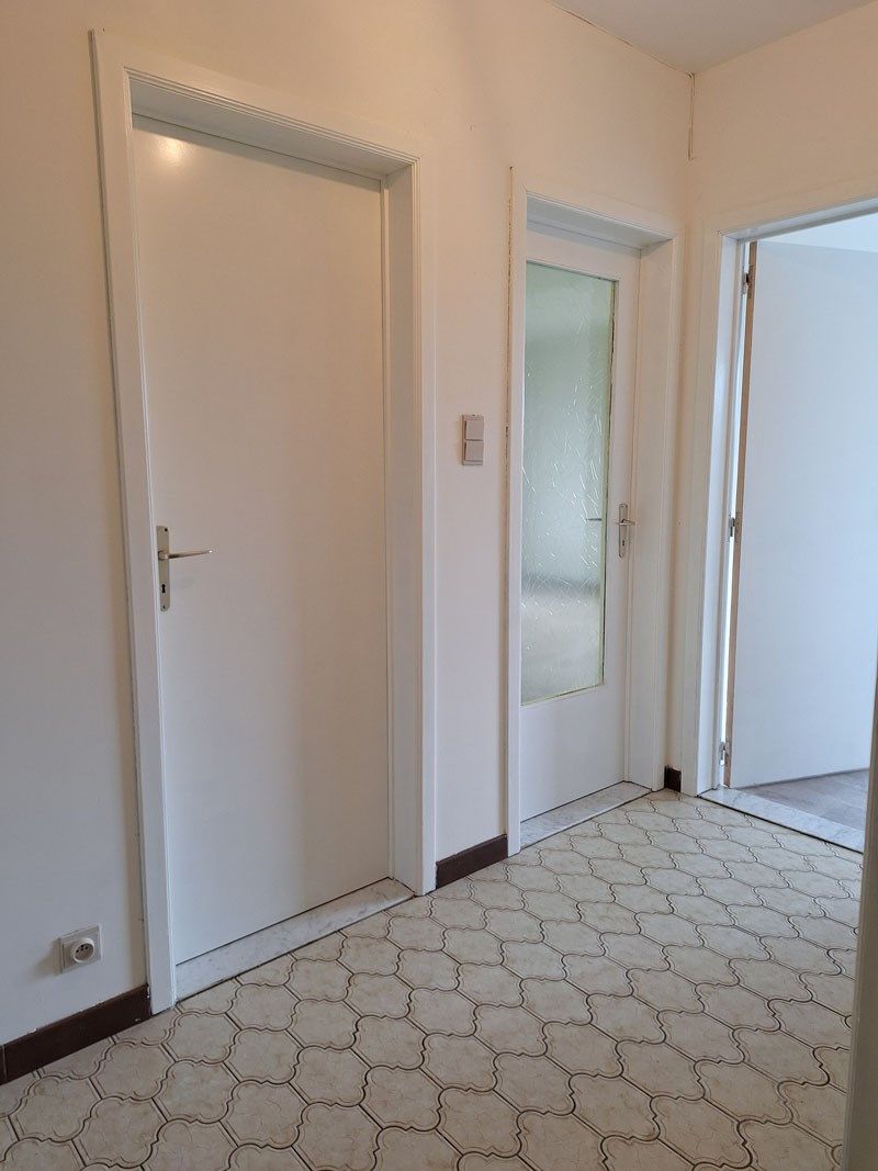 Instapklaar appartement te Lummen centrum met één slaapkamer foto 2