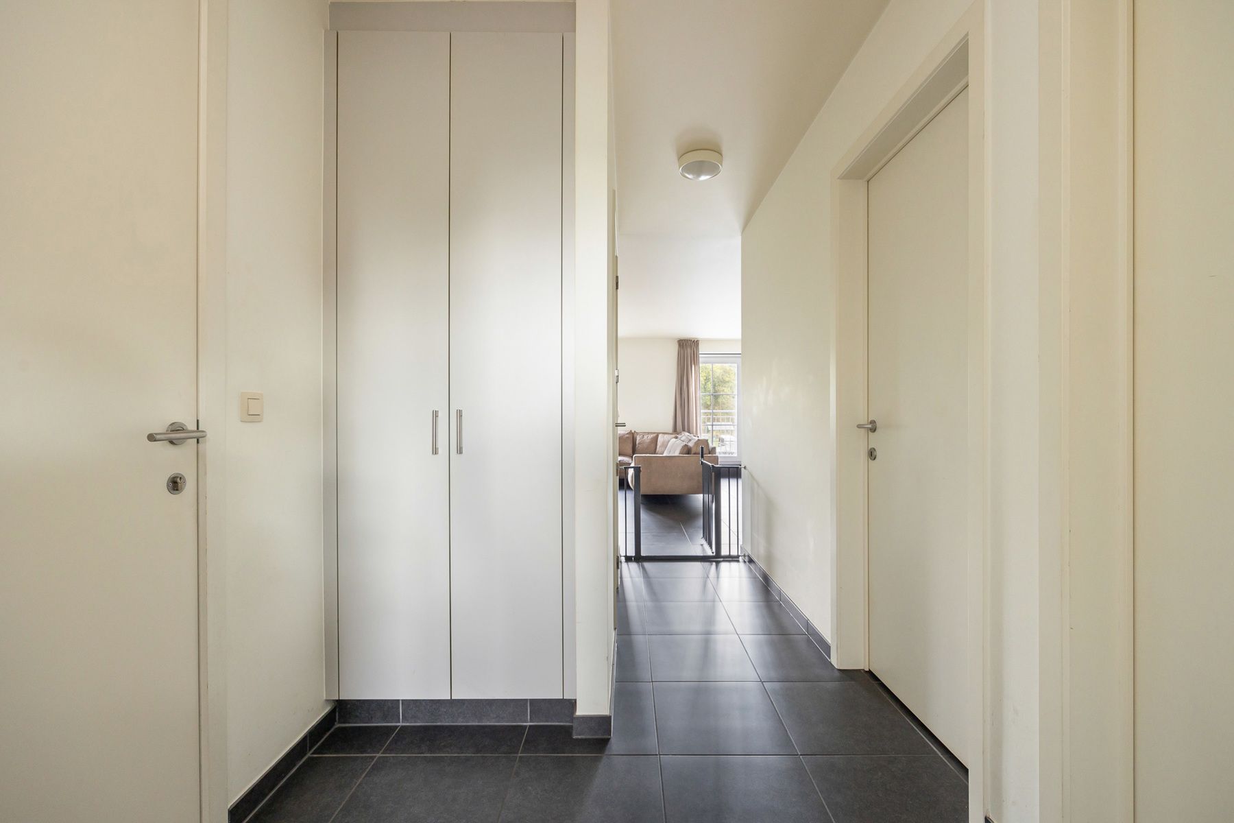 Ruim duplex-appartement (144m²) met 3 slaapkamers, 2 badkamers, 2 terrassen, zolderberging en autostaanplaats. foto 2