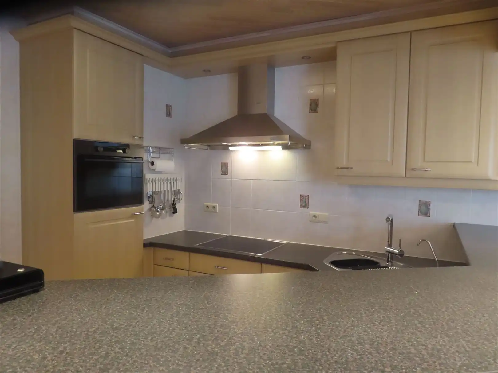 Luxe appartement met overdekt terras, airco en garagebox! foto 4