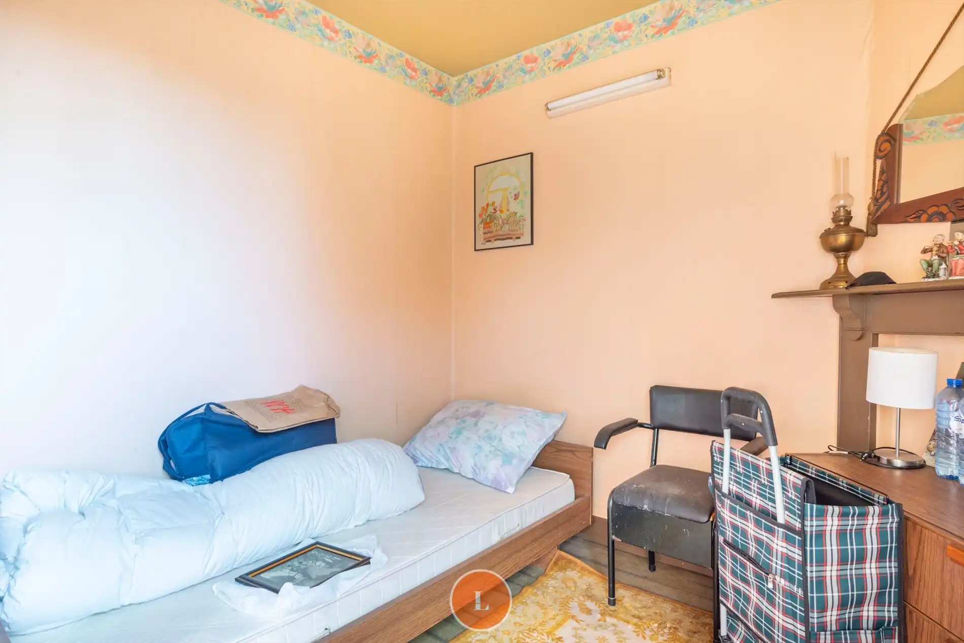 Karaktervolle woning met 4 slaapkamers en garage te koop in Menen. foto 11