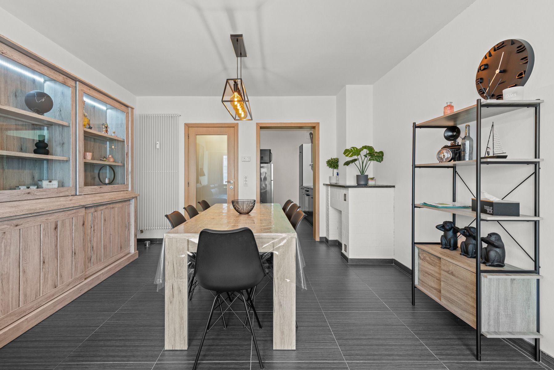 Gerenoveerd 2 slpk. appartement op toplocatie in Oostende  foto 3