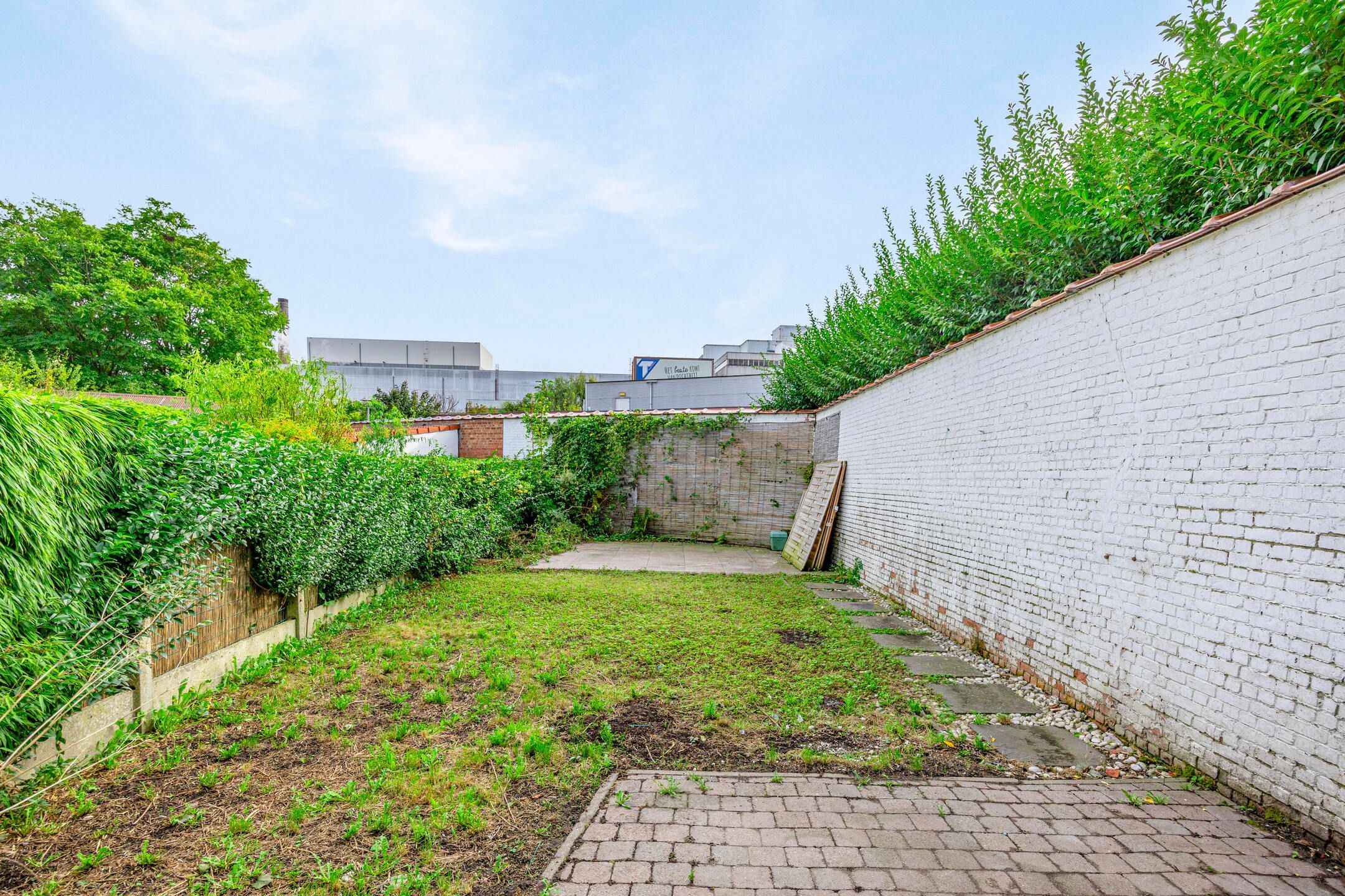 Op te frissen HOB met 3 tot 5 slpk en tuin foto 21