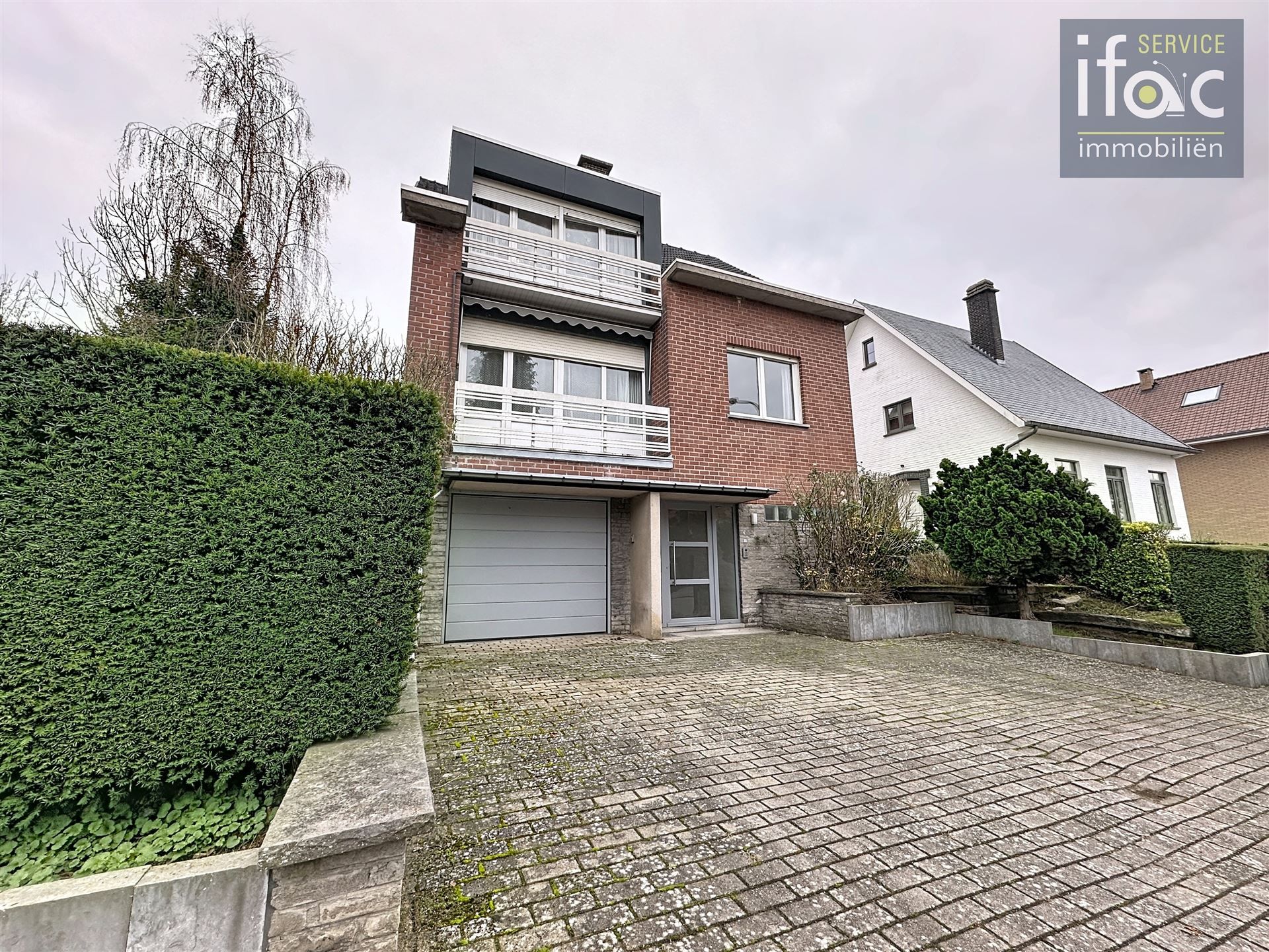 Leuke gezinswoning met ruimte voor vrij beroep foto {{pictureIndex}}