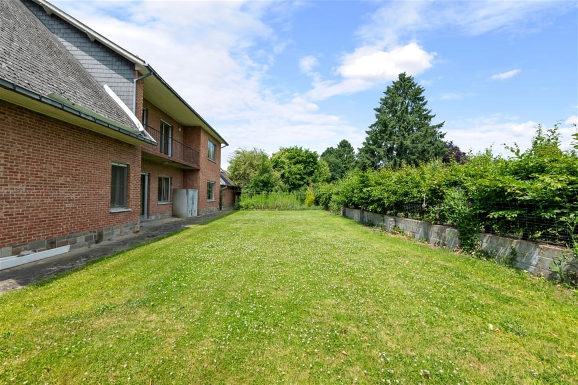 RUIME VILLA MET PRACHTIG UITZICHT EN ENORM VEEL POTENTIEEL IN JEUK  foto 33