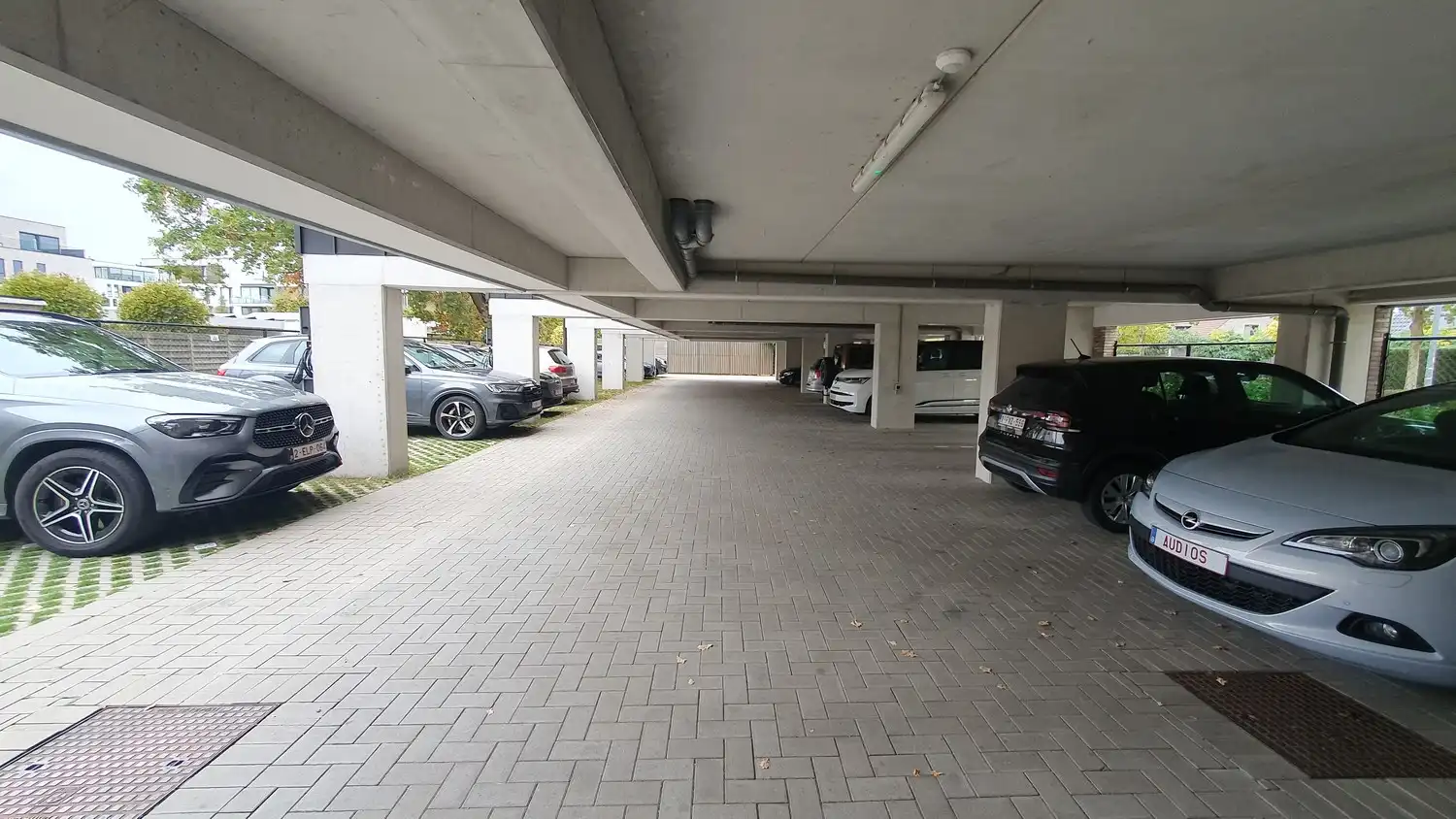 RECENT APPARTEMENT OP TOPLOCATIE MET 2 SLAAPKAMERS EN TERRAS. foto 15