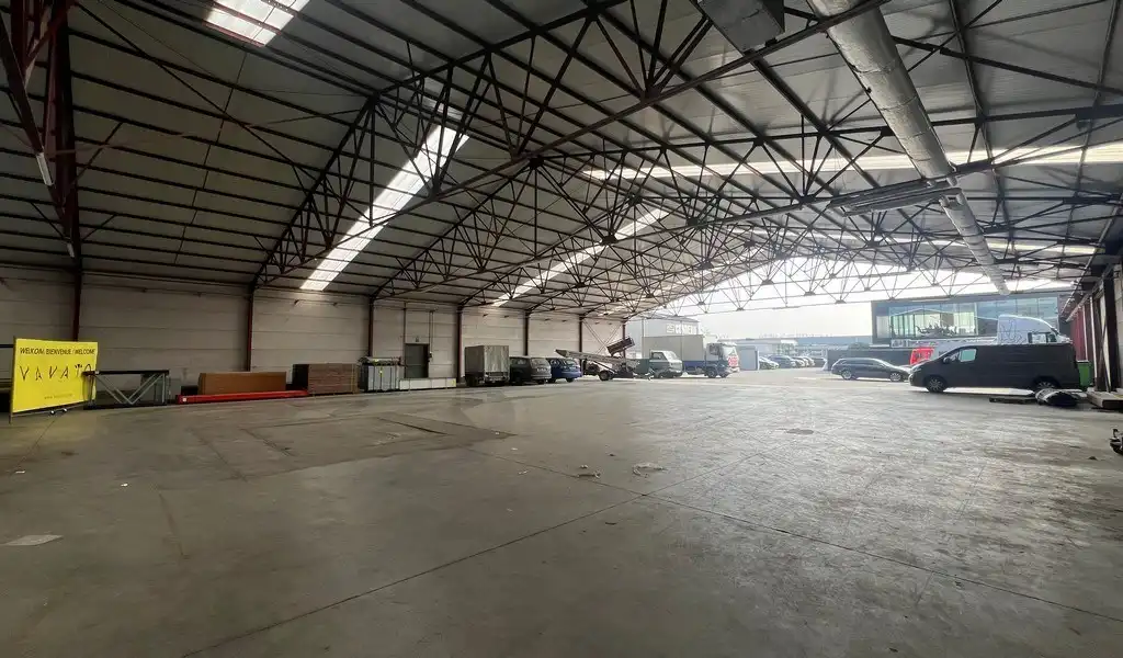 Recent bedrijfsgebouw met prachtige kantoren te huur in Lokeren foto 19