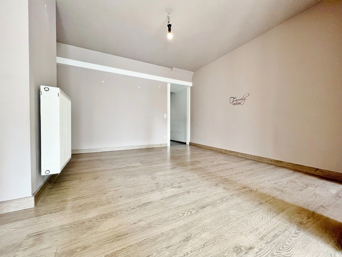 Rijwoning met 4 slaapkamers en koer  foto 5