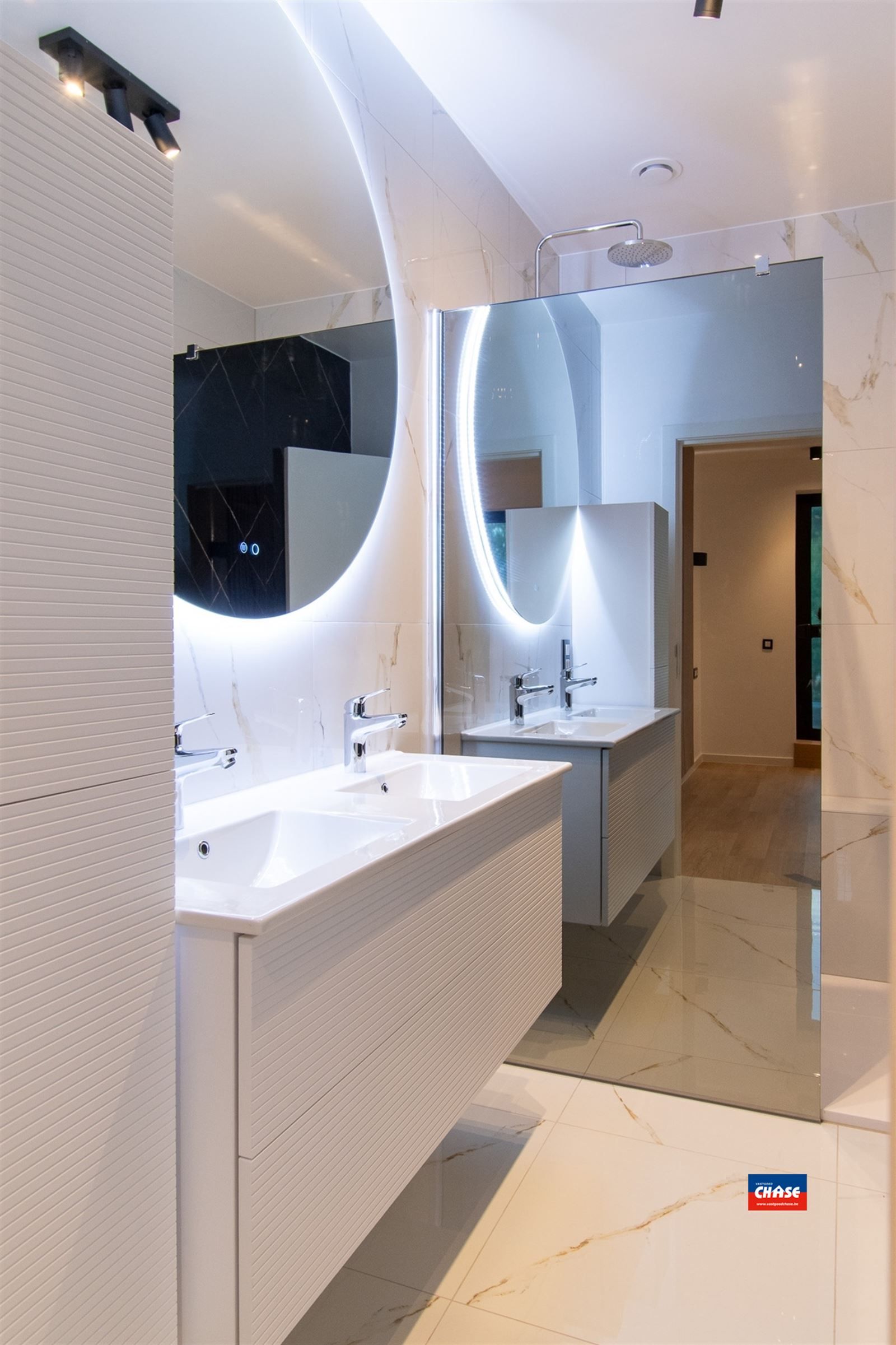 Nieuwbouwwoning met 4 slpks, 3 badk en tuin foto 17