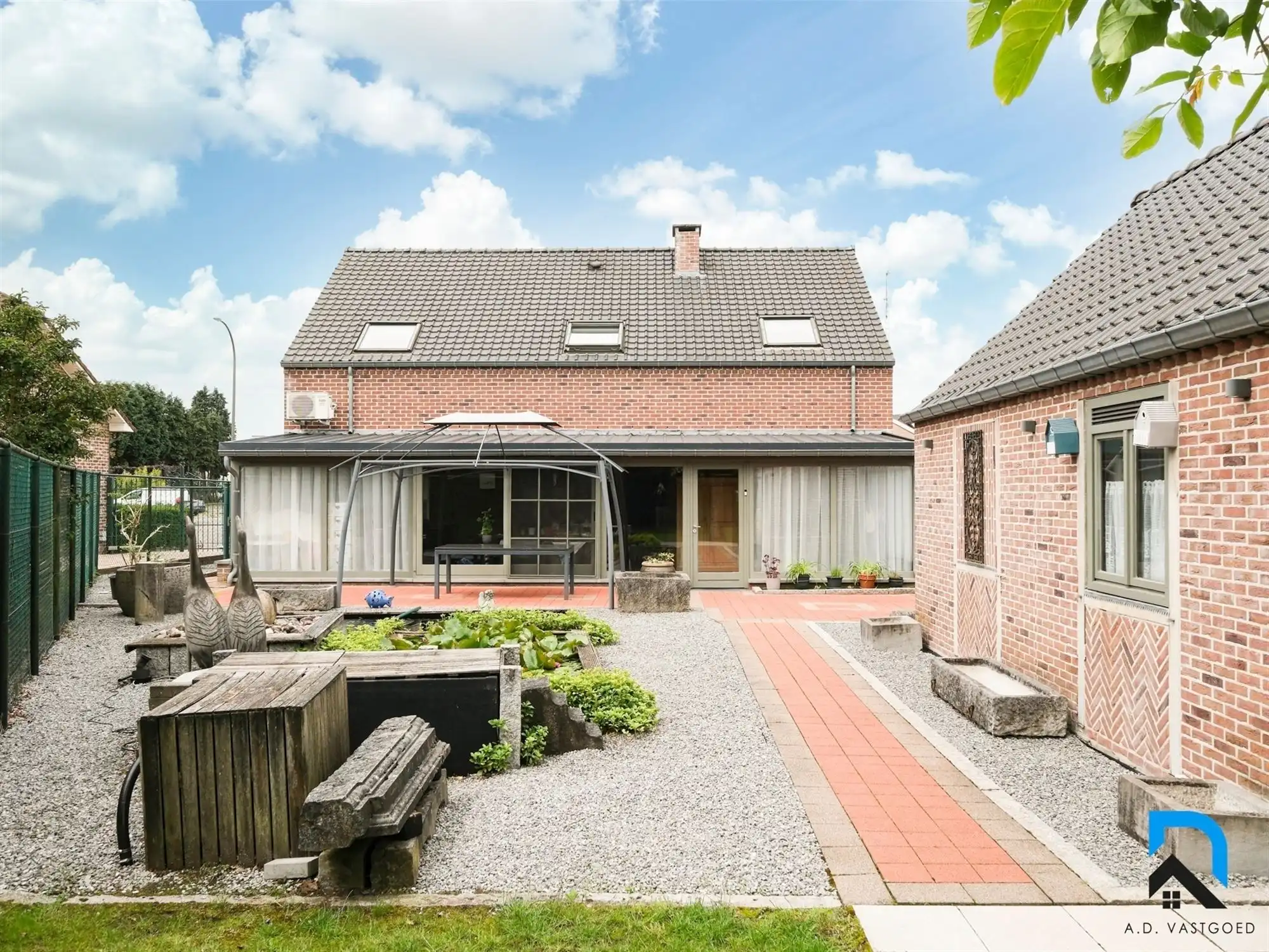 Ruime woning op toplocatie in Munsterbilzen foto 2