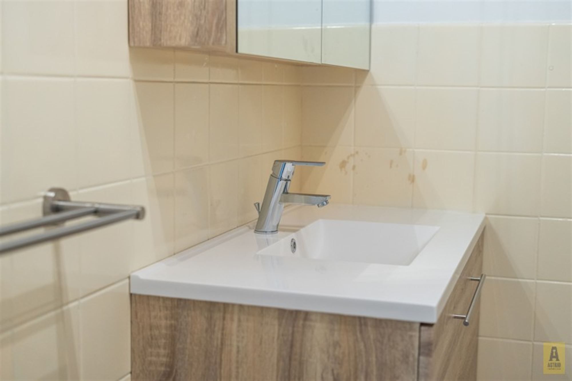 Instapklaar zonnig appartement in centrum en vlak aan de dijk! foto 19