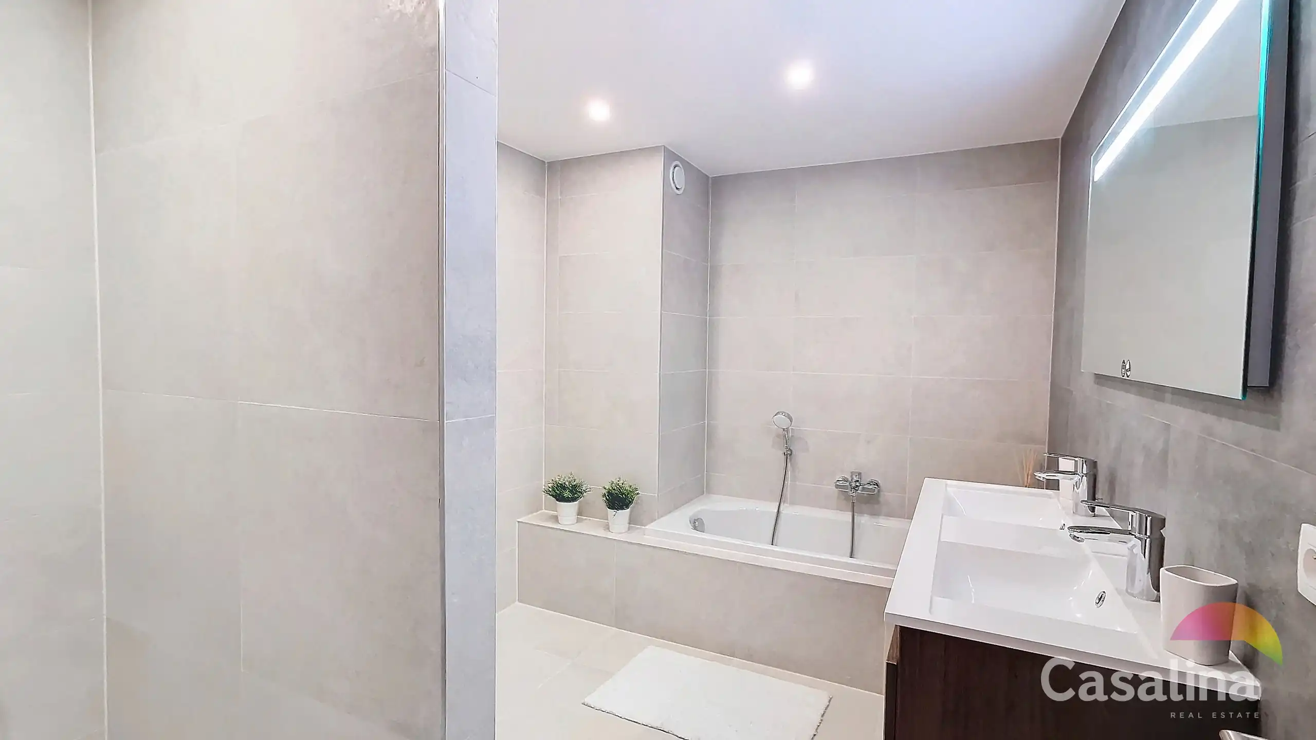 Mooie grond vlakbj Place Dumont voor BEN-Eengezinswoning foto 3