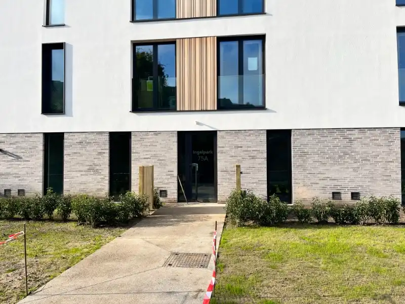 Gelijkvloers app met 1 slpkm, tuin, staanplaats en kelderberging foto 3