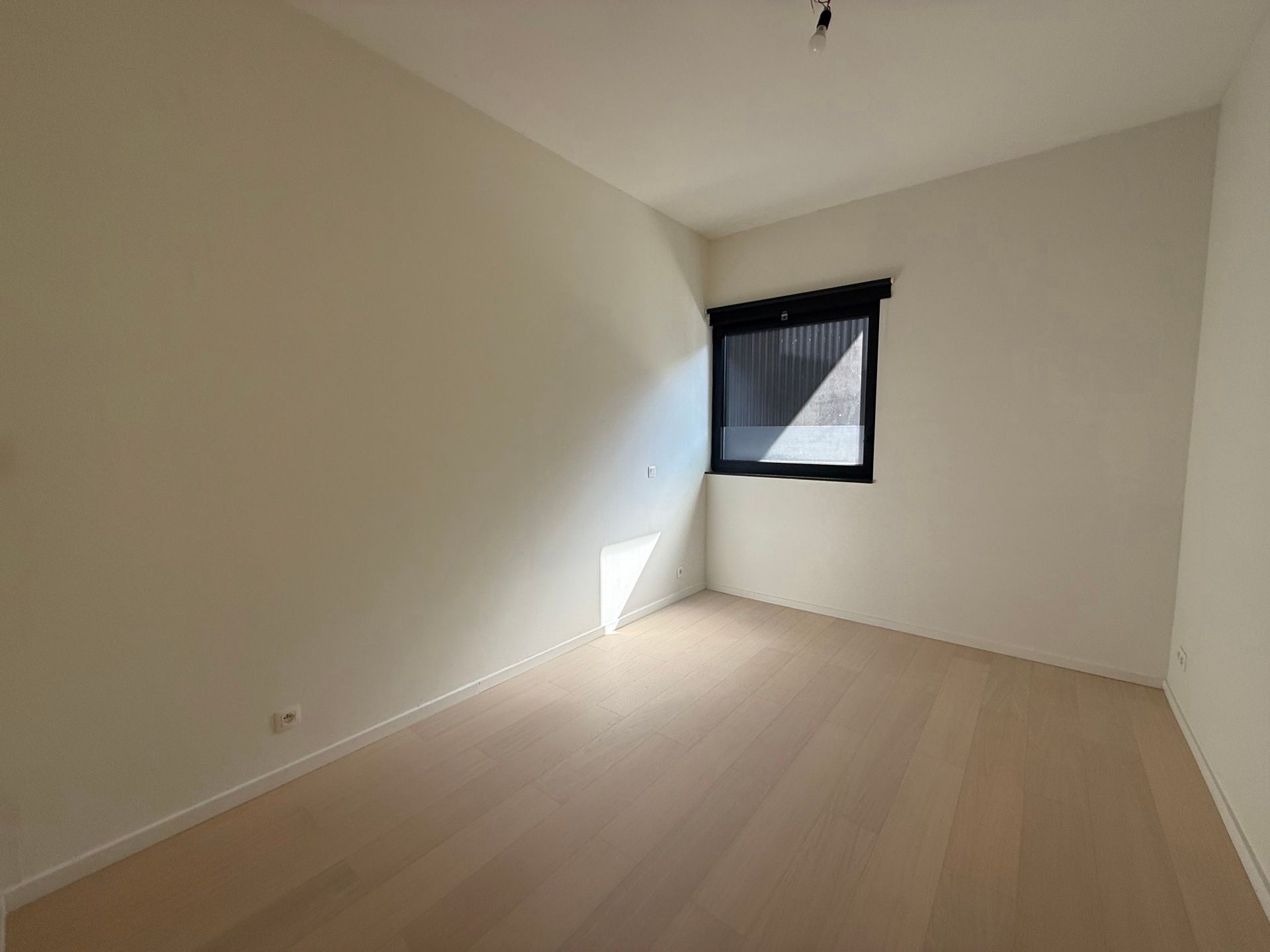 AALST - CENTRUM - Lichtrijk gelijkvloers appartement met staanplaats foto 12
