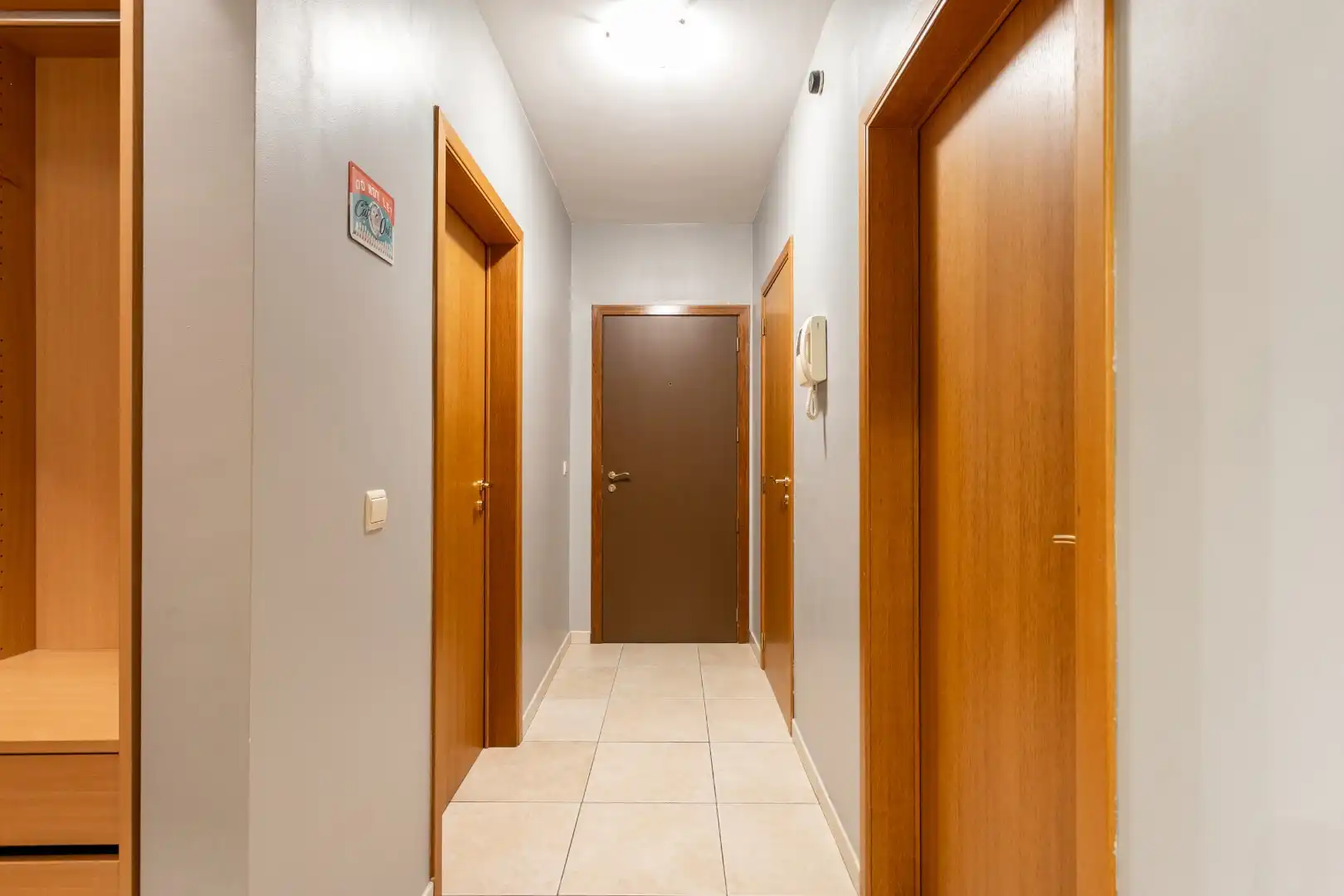 Instapklaar gelijkvloers appartement met 2 slaapkamers, garagebox en ruim terras (35 m²) aan TOP ligging in Halle foto 10