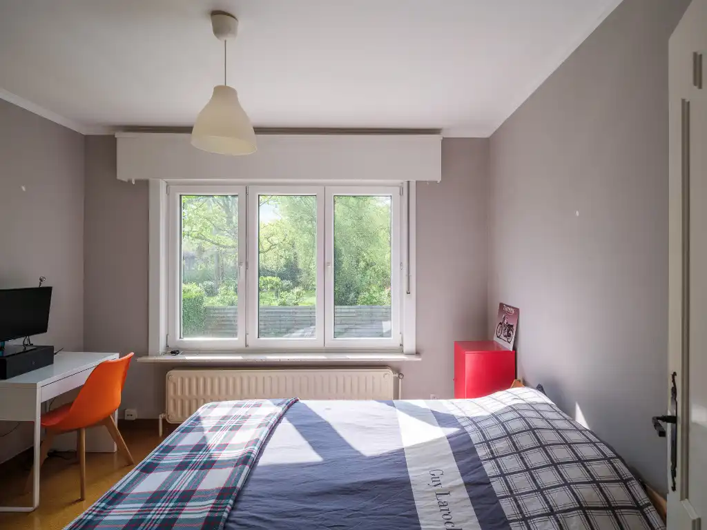 Vrijstaande woning (bew. opp 179m2) met 4 slaapkamers op perceel van 779m2 te Sint-Denijs-Westrem. foto 16