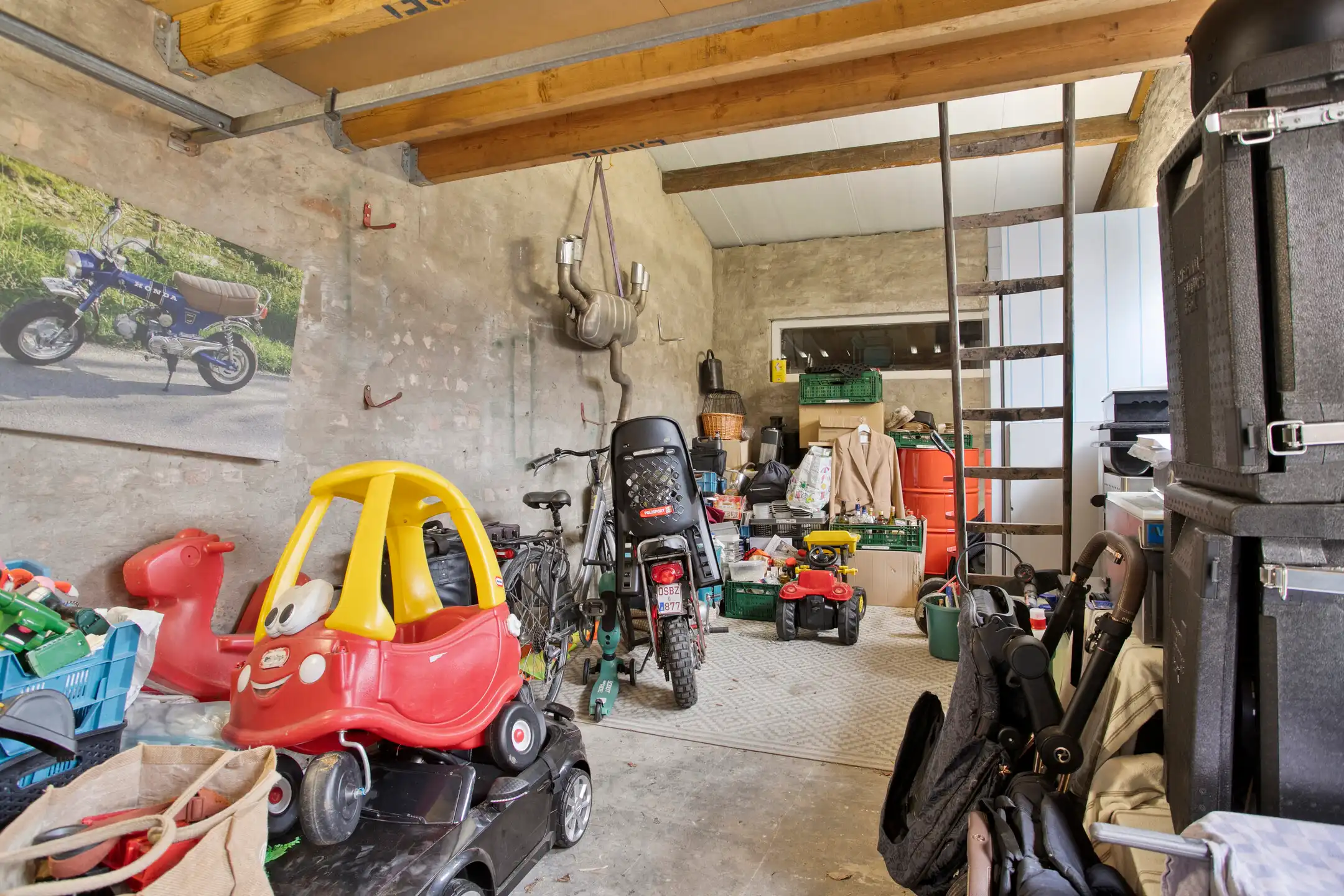 Volledig gerenoveerde vrijstaande woning met garage foto 24