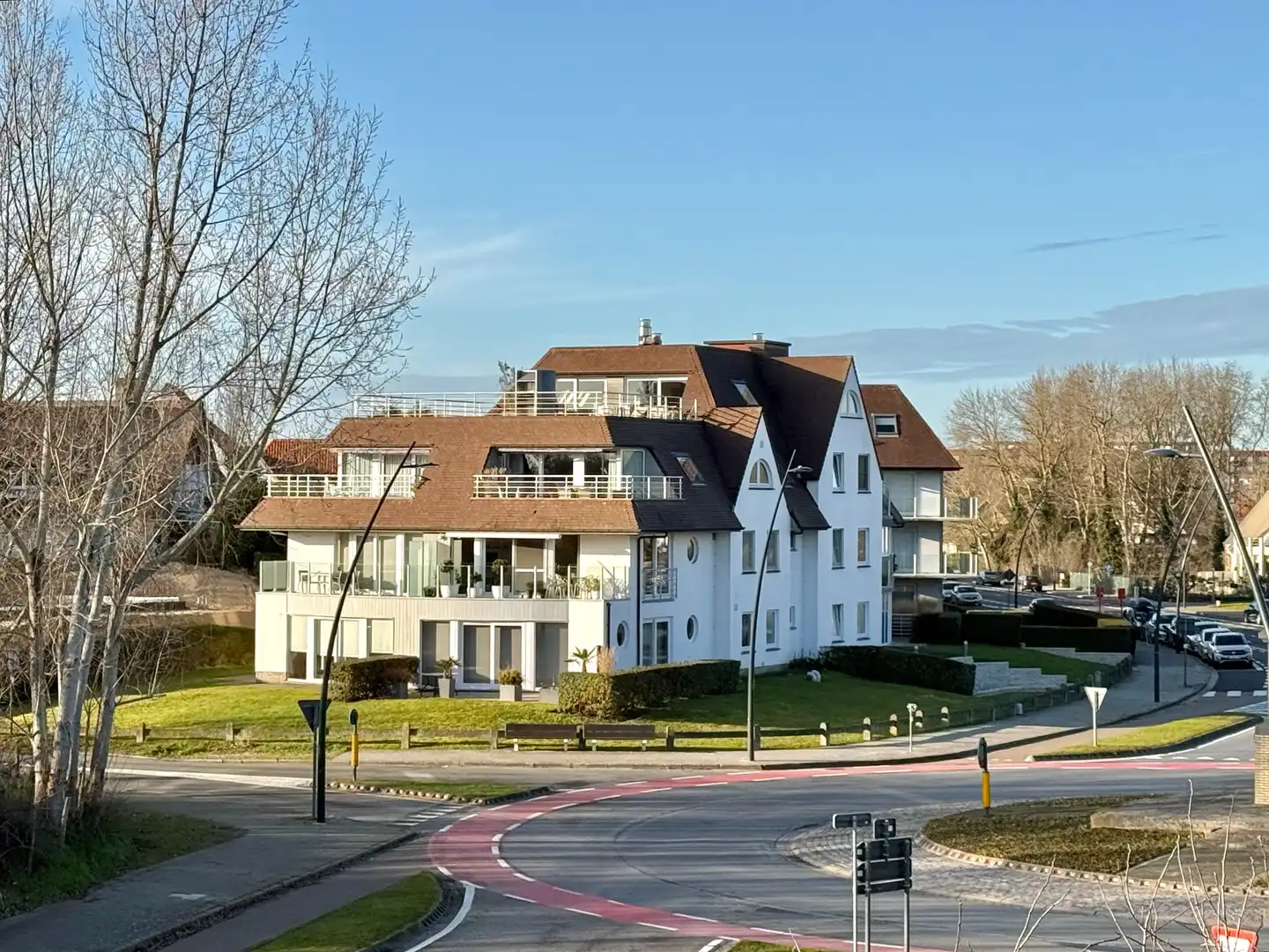 Ruim appartement met zonnig terras en tuintje. foto 15
