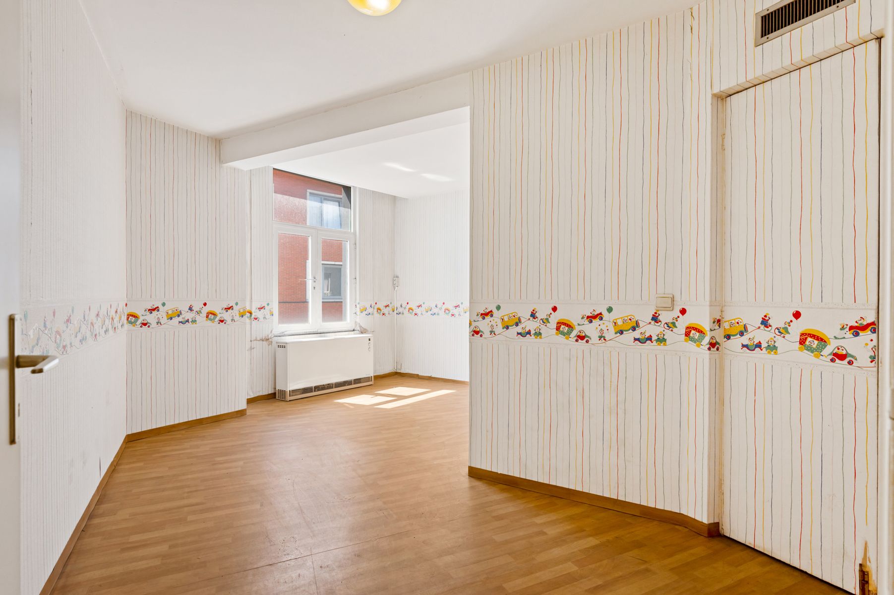 Zeer ruim handelshuis op top locatie in Merksem foto 10