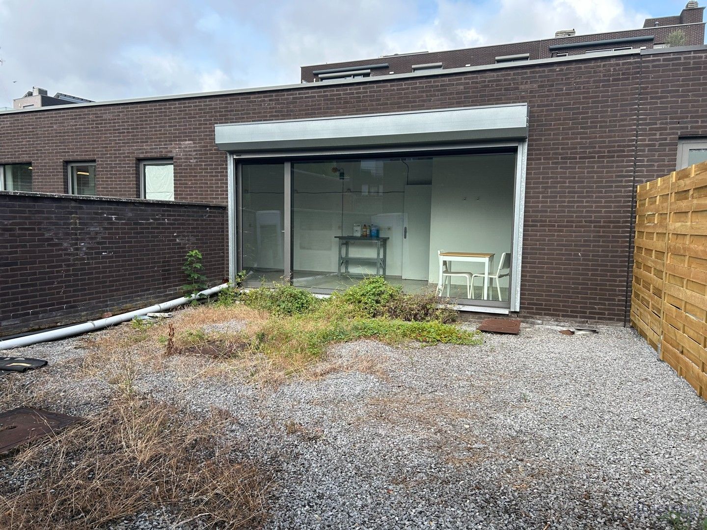 Ruim handelspand met tal van mogelijkheden in het centrum van Tessenderlo te koop foto 21