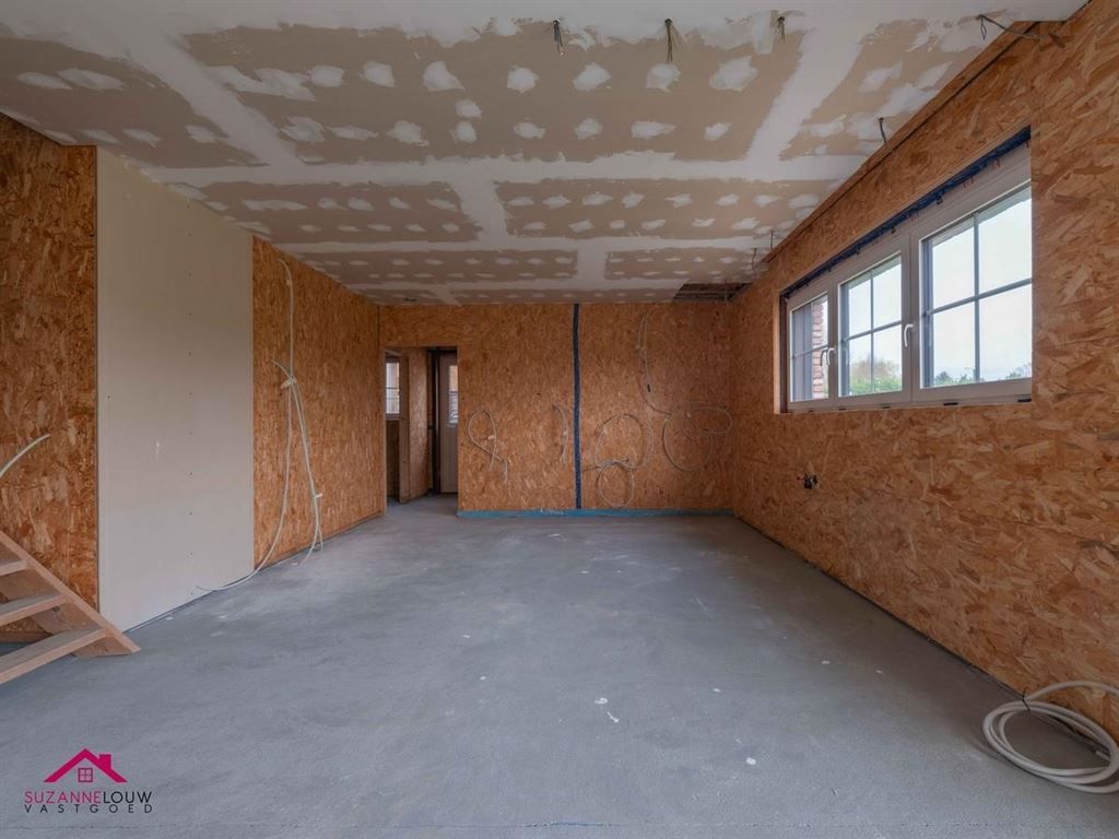 Zeer ruime nieuwbouwwoning, nog verder af te werken foto 11