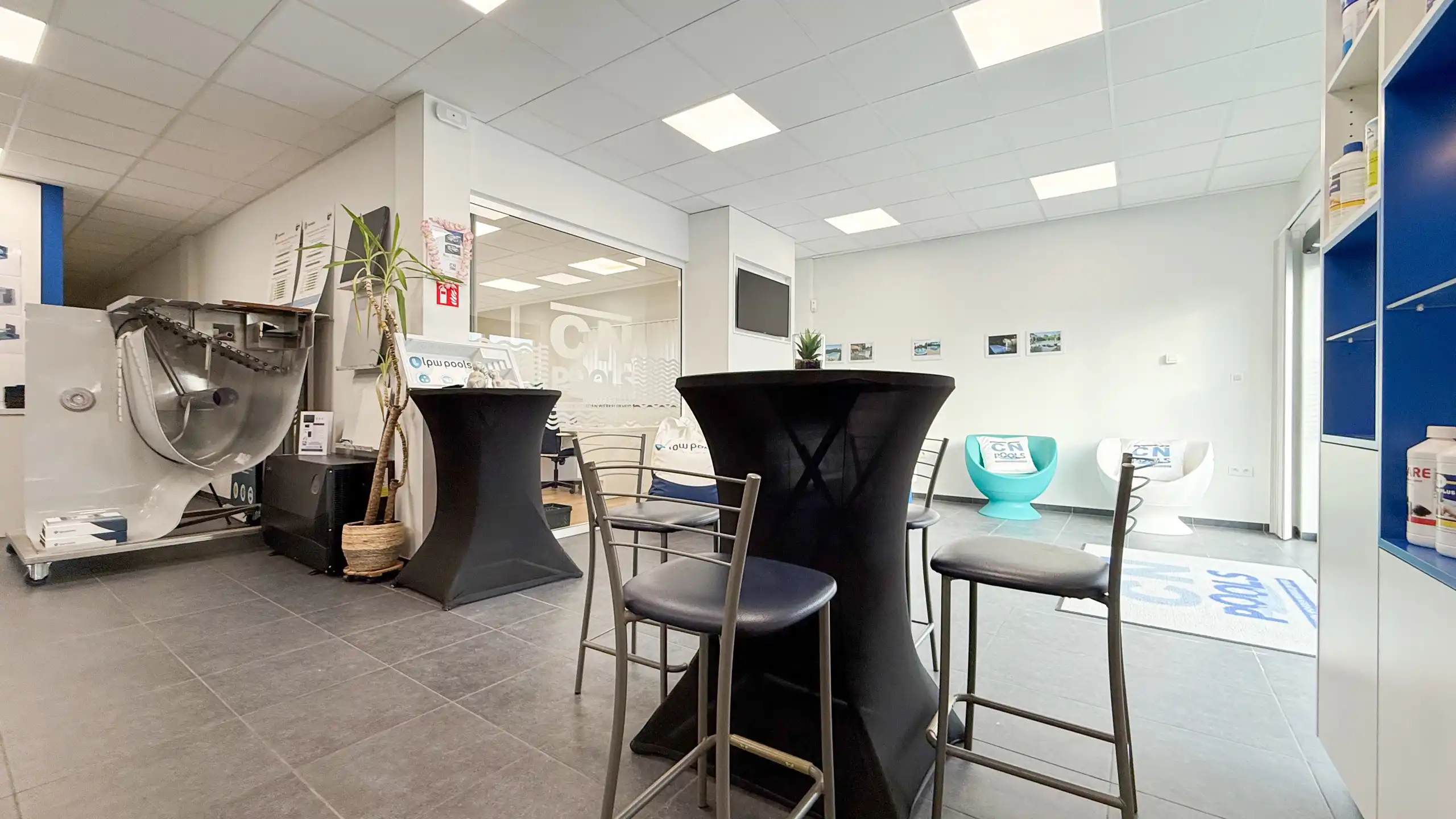 Veelzijdig industrieel pand met woonst en zonnepanelen! foto 4