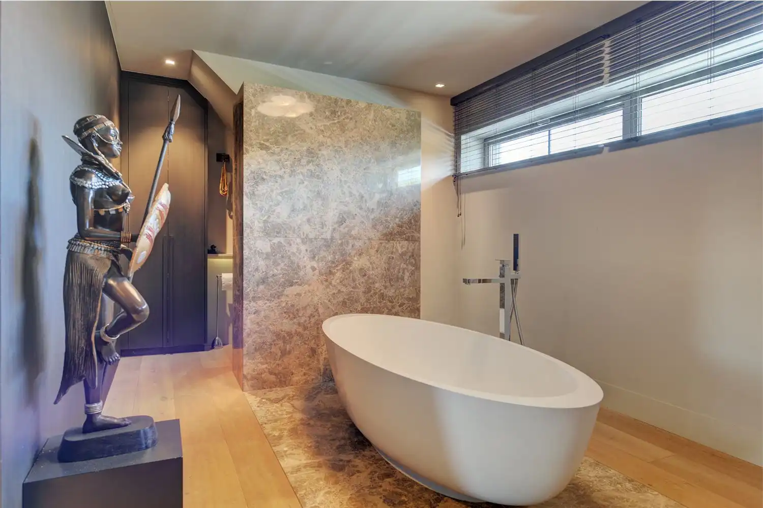High-end penthouse met zeer ruim dakterras. foto 18