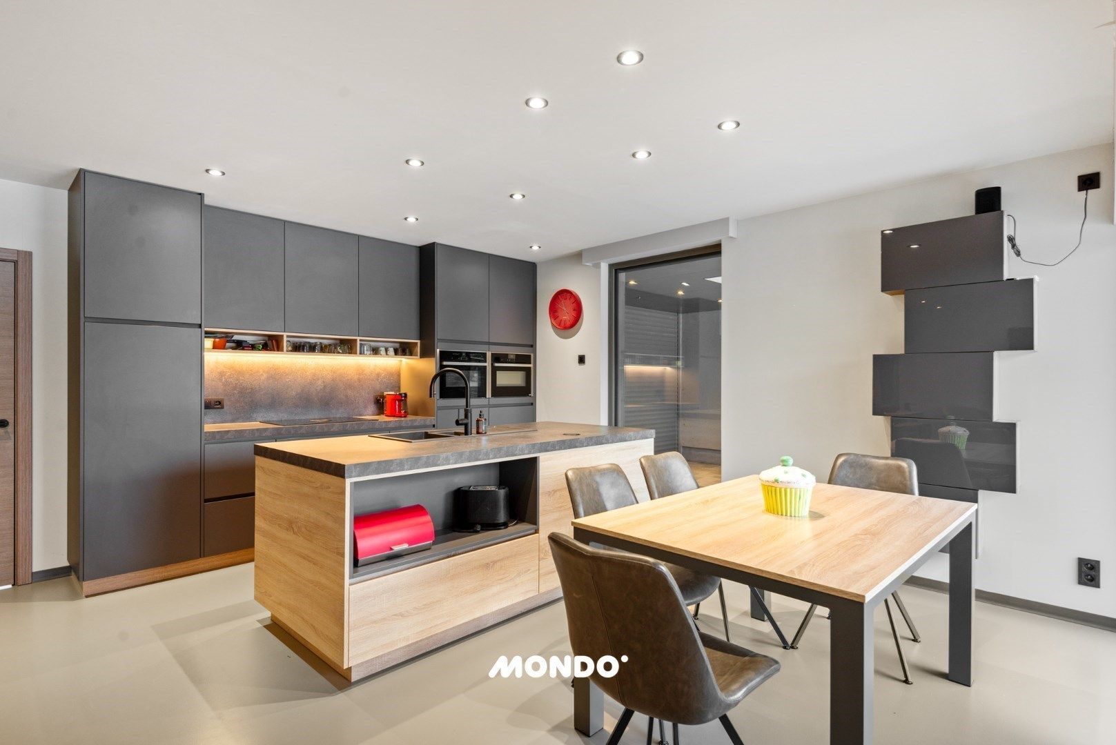 Energiezuinige villa met 6 slaapkamers, zwembad en domotica in het groene Blaasveld foto 5