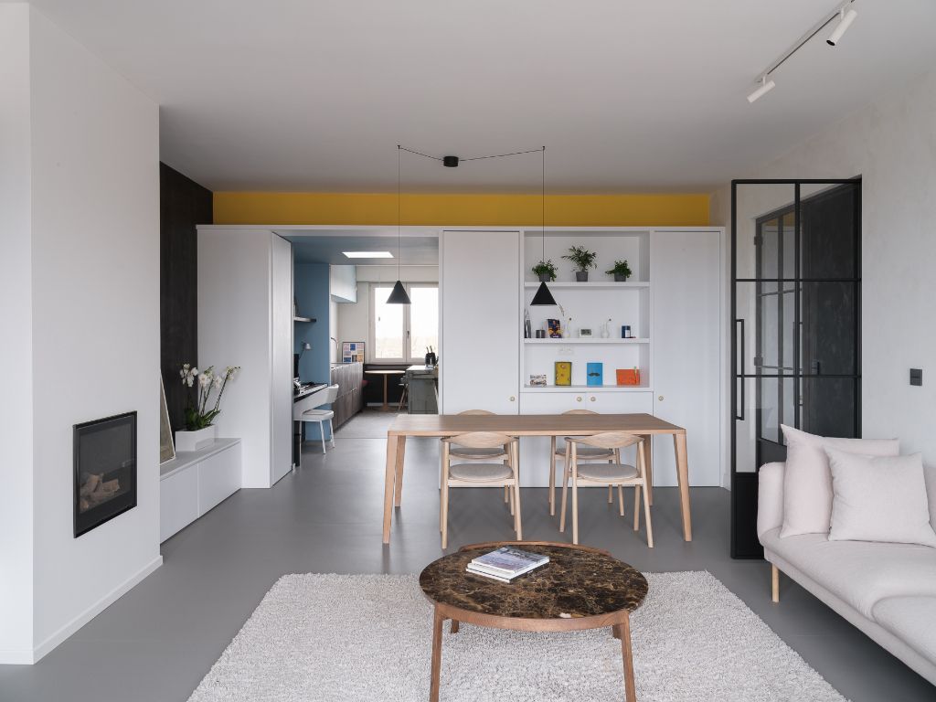 Omgeving Sint-Pietersstation. Stijlvol en architecturaal gerenoveerd appartement met 2 volwaardige slaapkamers, privatieve staanplaats en een zonnig terras. foto 4
